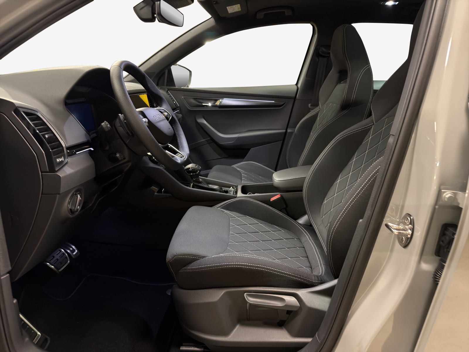 SKODA Karoq 2.0 TSI SportLine 4x4 DSG-image-7