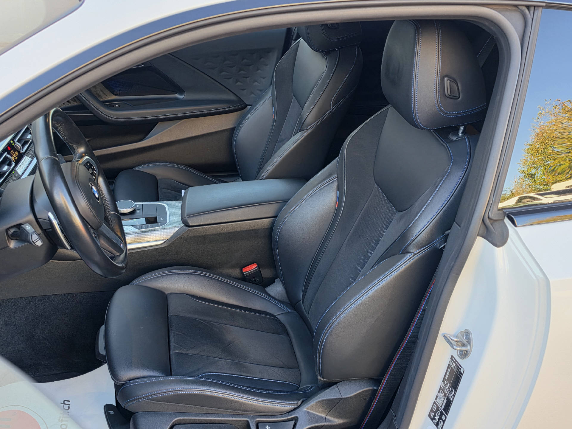 BMW M240i xDrive Coupé-image-11