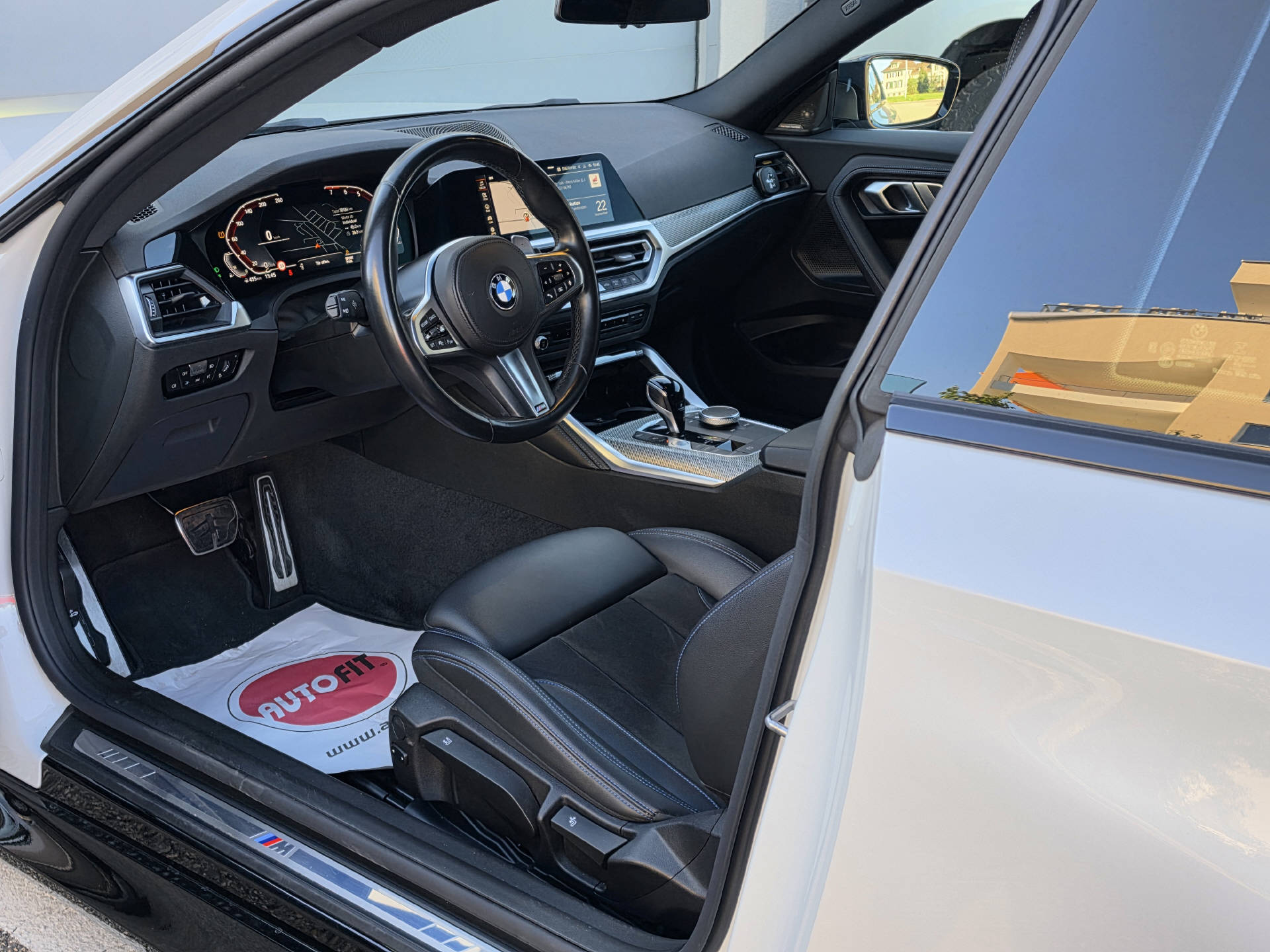 BMW M240i xDrive Coupé-image-12