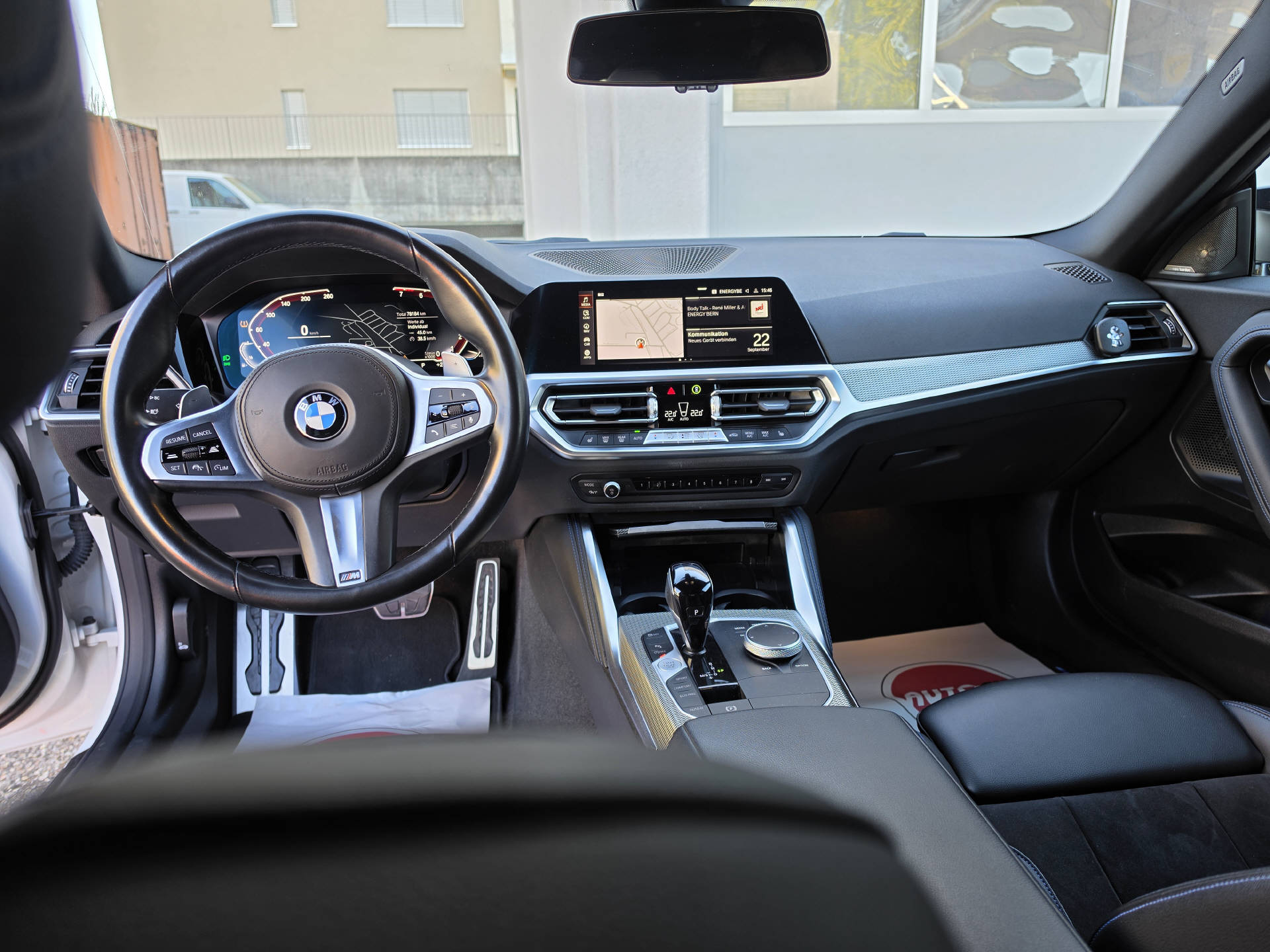 BMW M240i xDrive Coupé-image-14