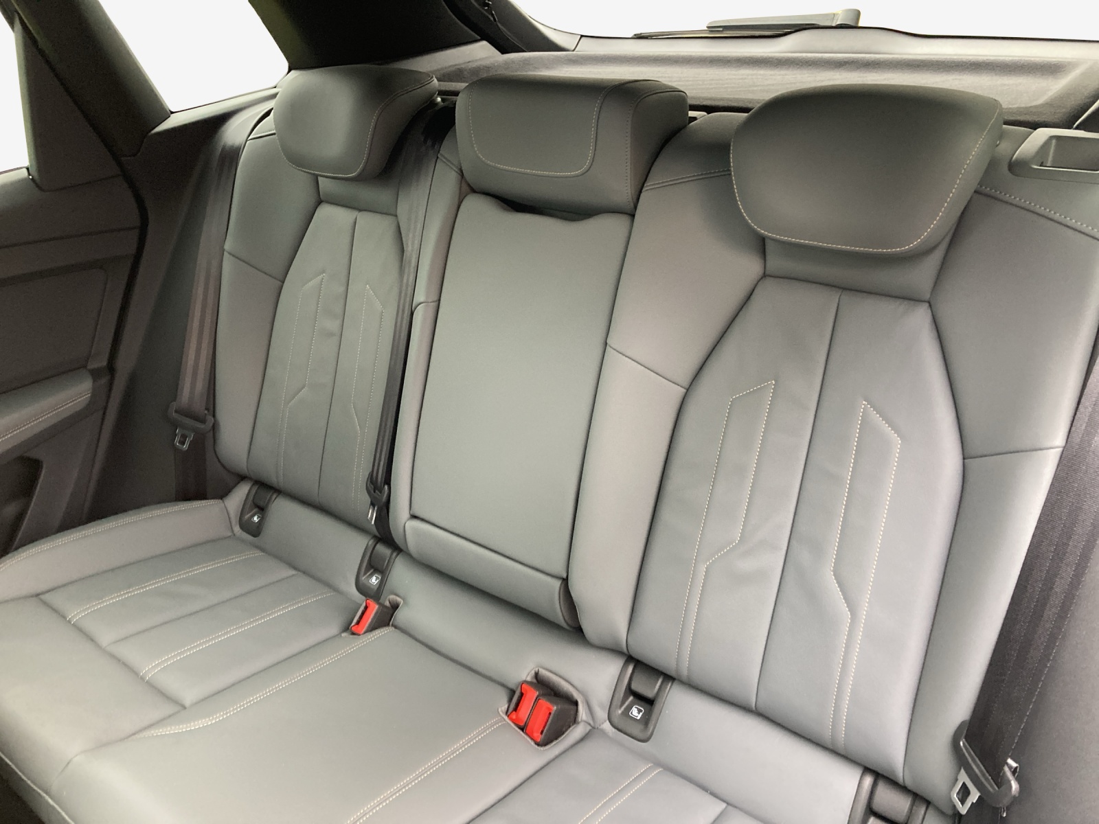 AUDI Q4 e-tron 50 quattro-image-12