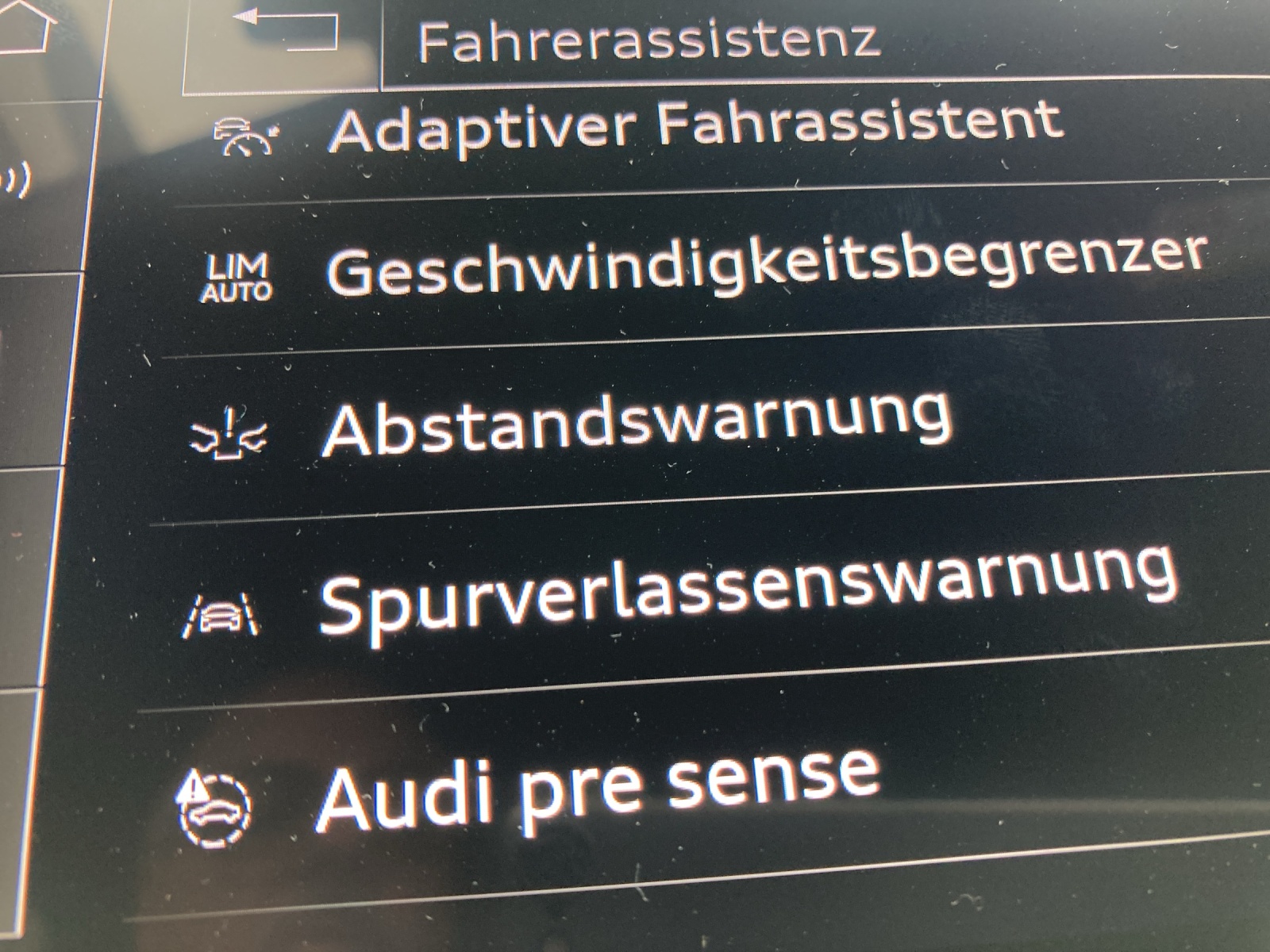 AUDI Q4 e-tron 50 quattro-image-15