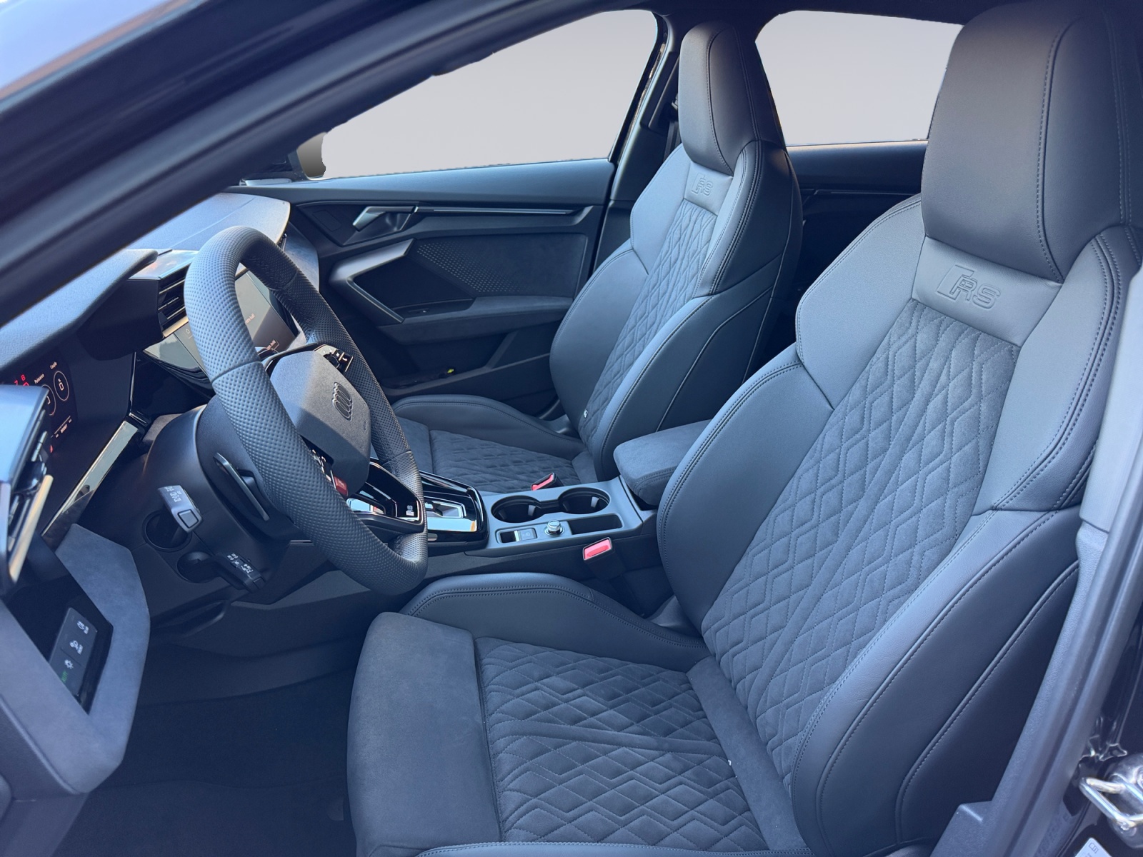 AUDI RS3 Sportback 2.5 TSI quattro S-tronic-image-6
