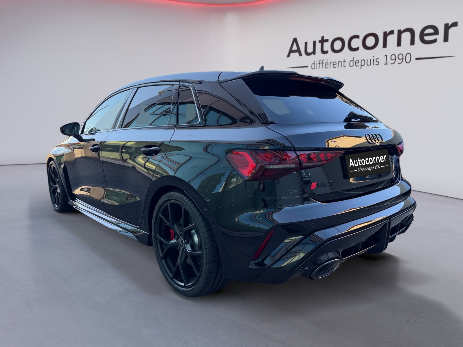 AUDI RS3 Sportback 2.5 TSI quattro S-tronic-image-2