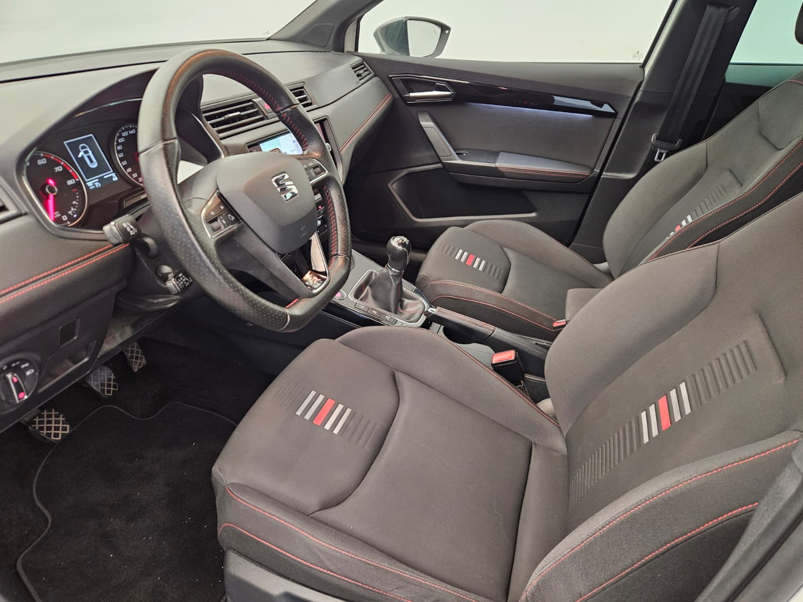 SEAT Arona 1.5 TSI Evo FR-image-10