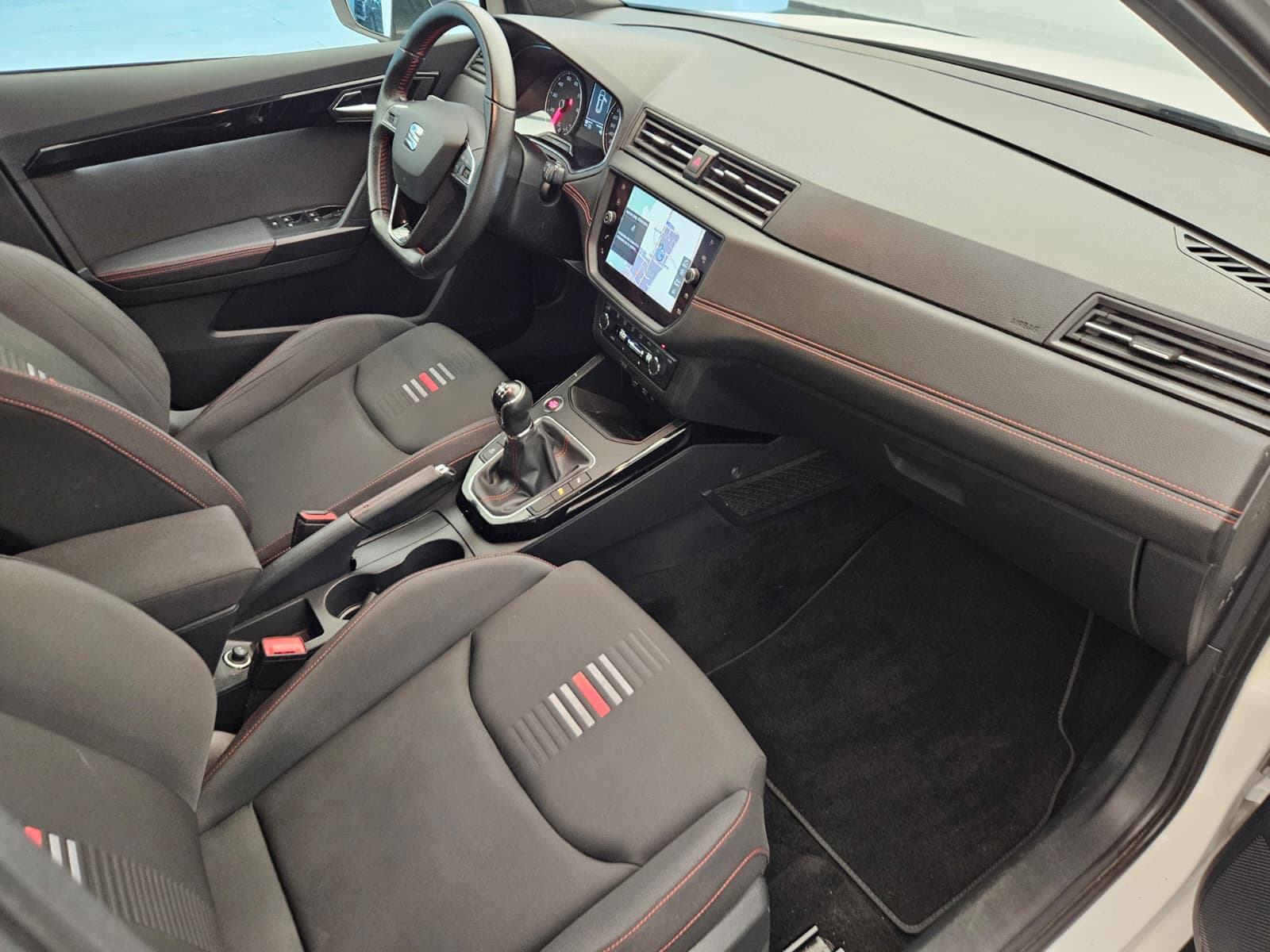 SEAT Arona 1.5 TSI Evo FR-image-11