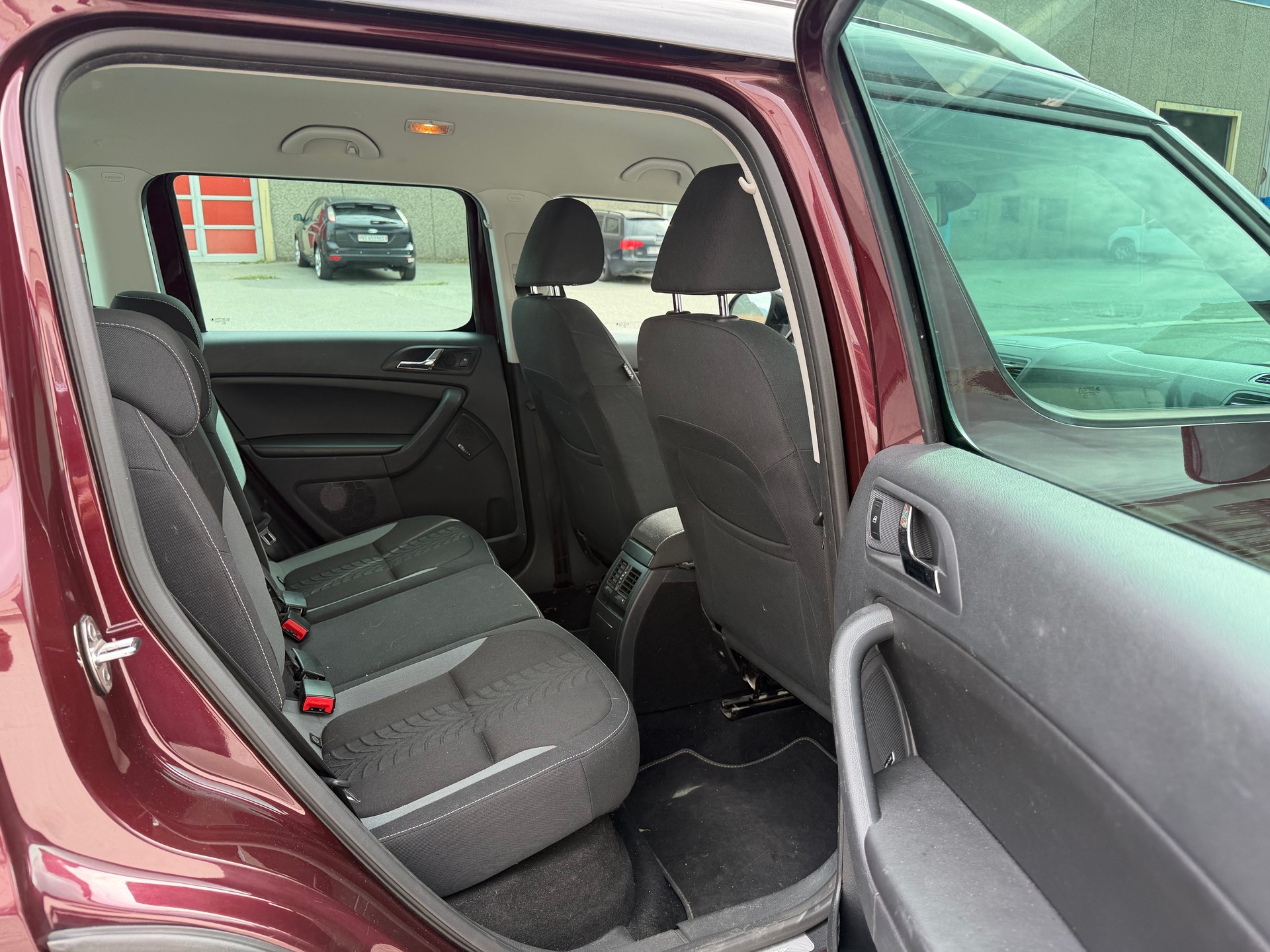 SKODA Yeti 1.8 TSI Outdoor Adventure 4x4 DSG-image-6
