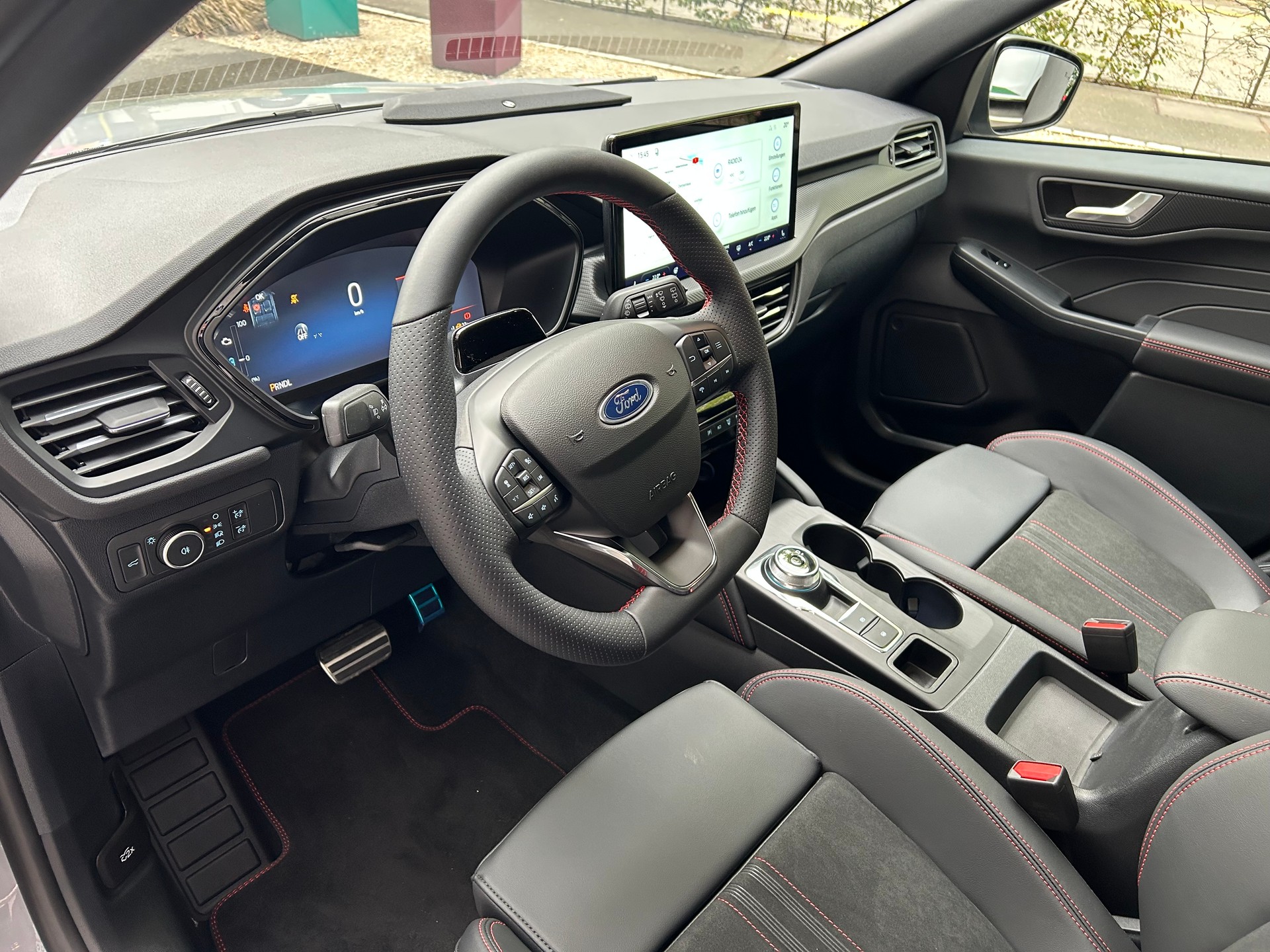 FORD Kuga 2.5 FHEV ST-Line X 4WD-image-7