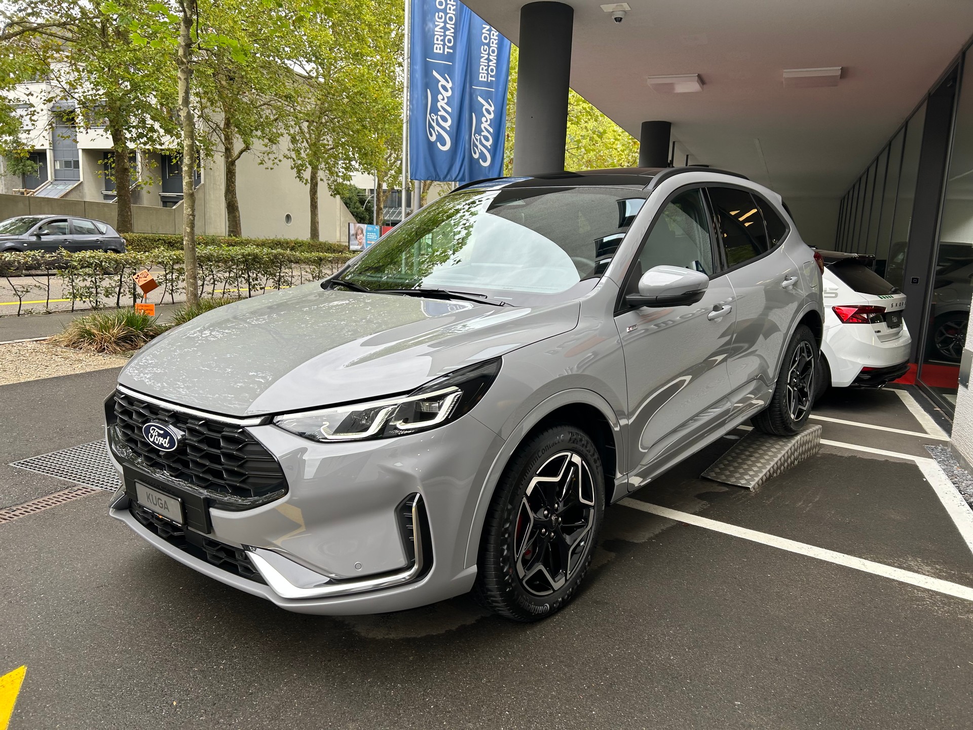 FORD Kuga 2.5 FHEV ST-Line X 4WD-image-18