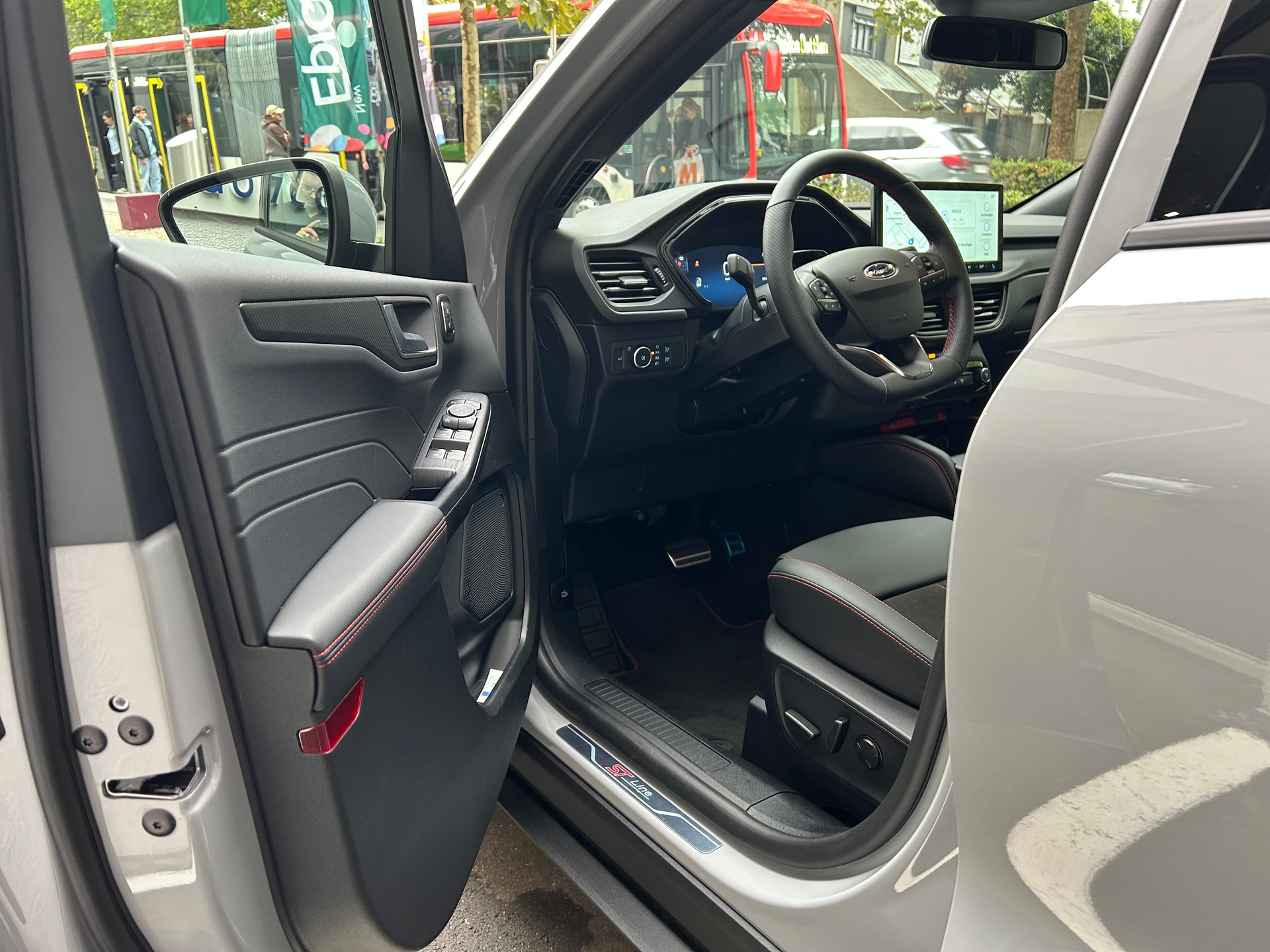 FORD Kuga 2.5 FHEV ST-Line X 4WD-image-5