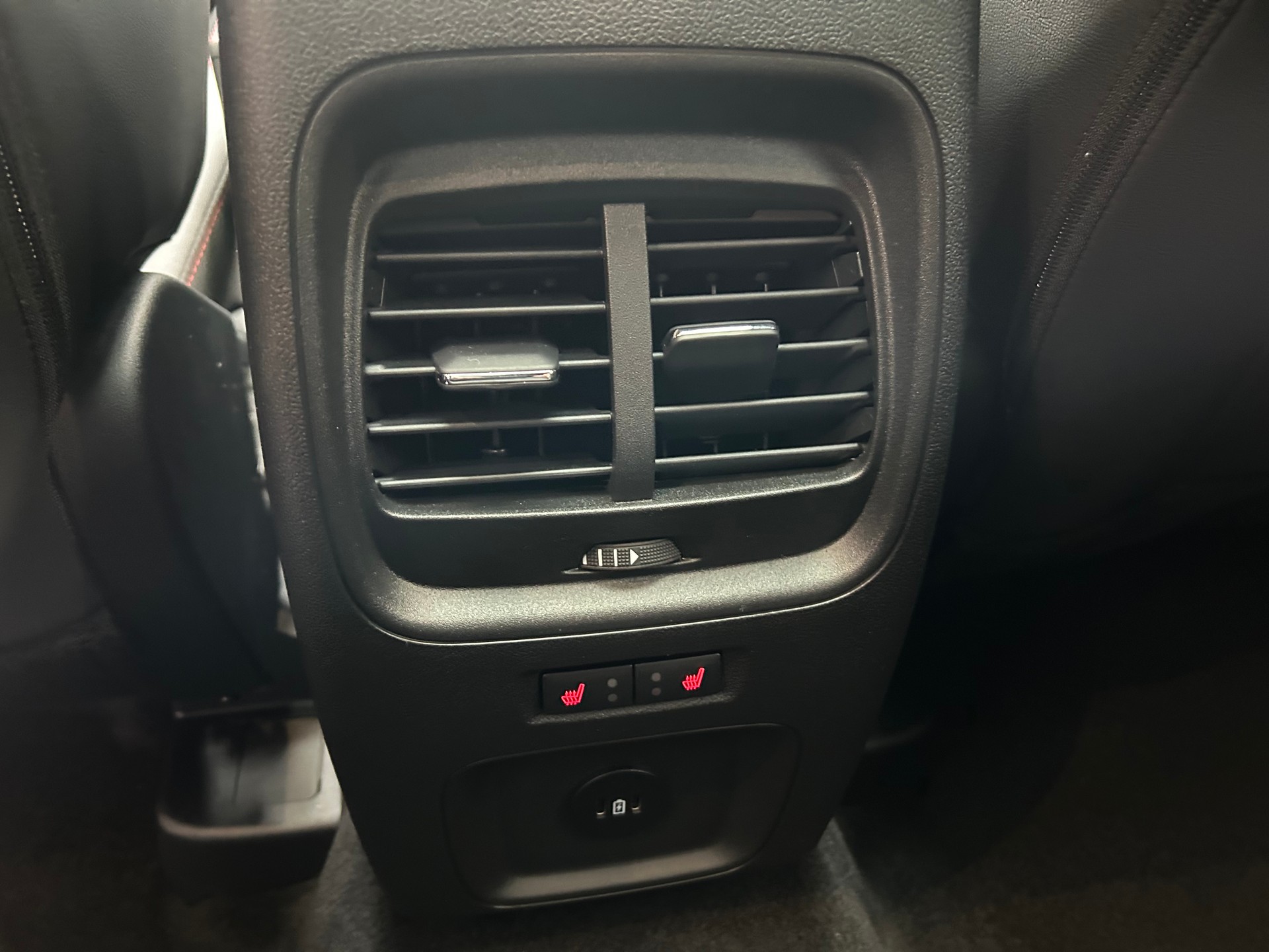 FORD Kuga 2.5 FHEV ST-Line X 4WD-image-17