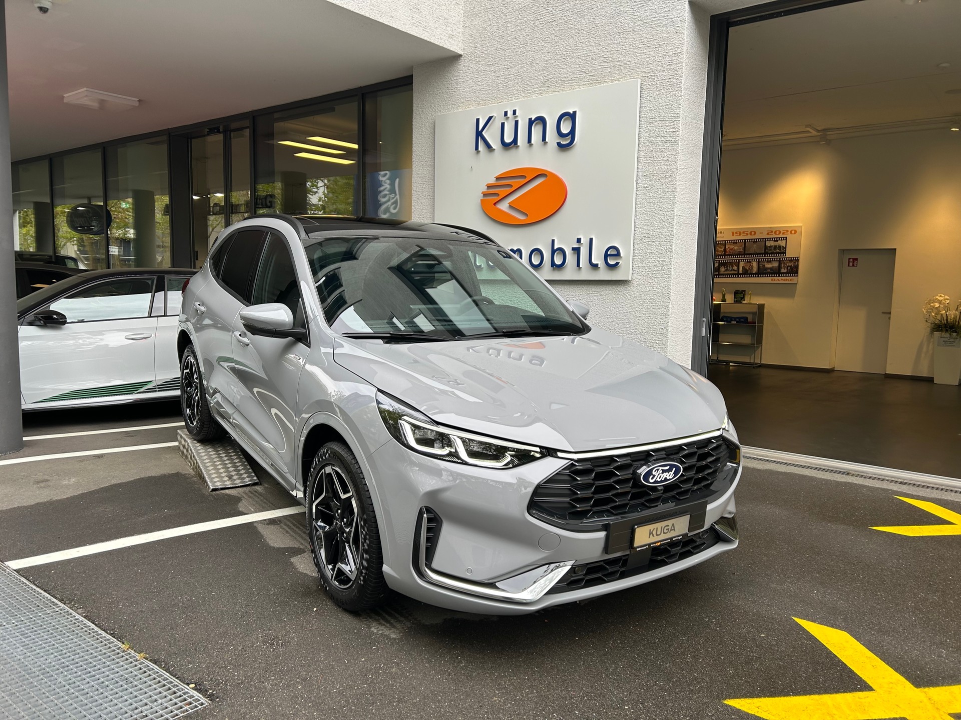 FORD Kuga 2.5 FHEV ST-Line X 4WD