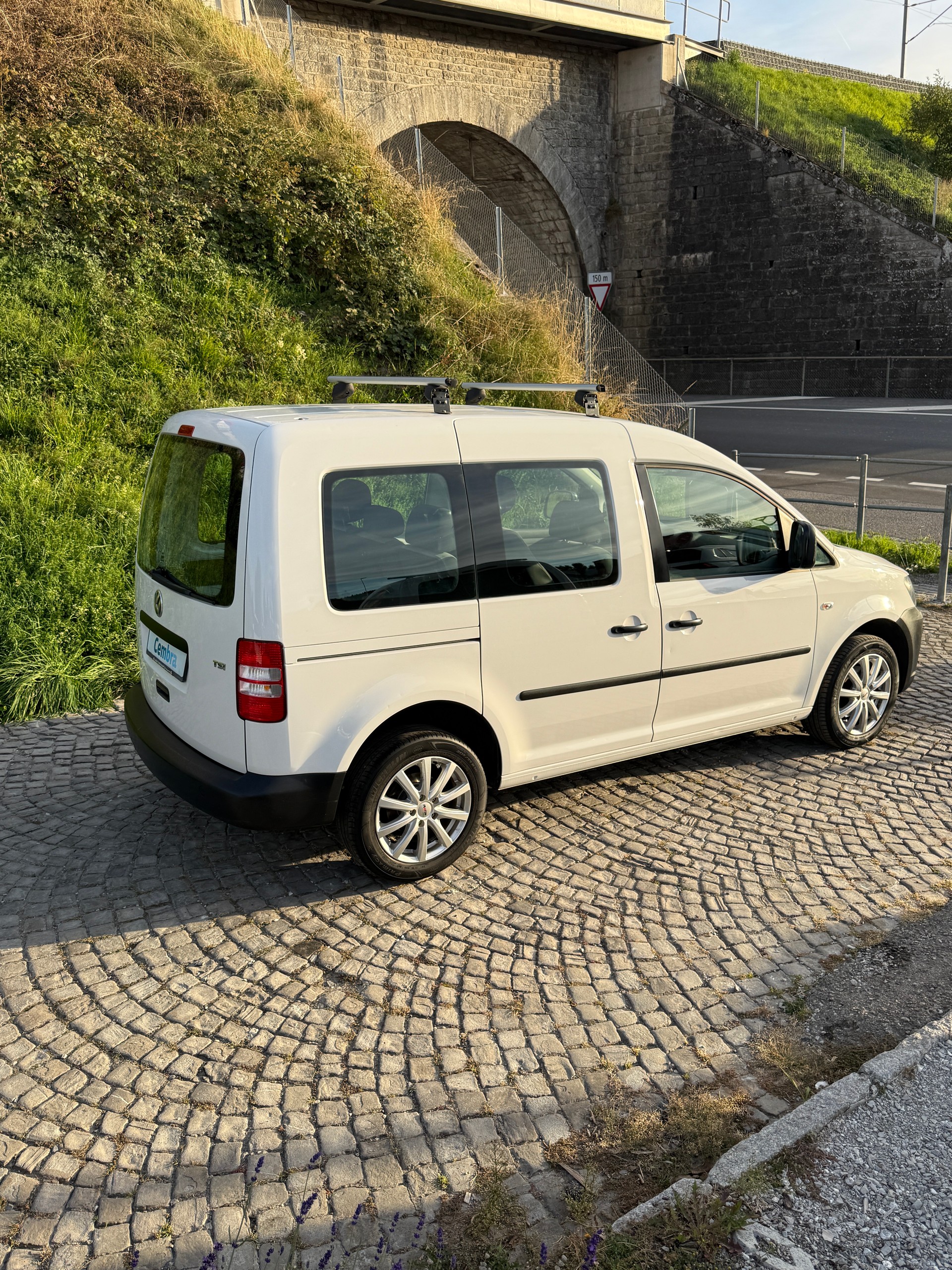 VW Caddy 1.2 TSI-image-1