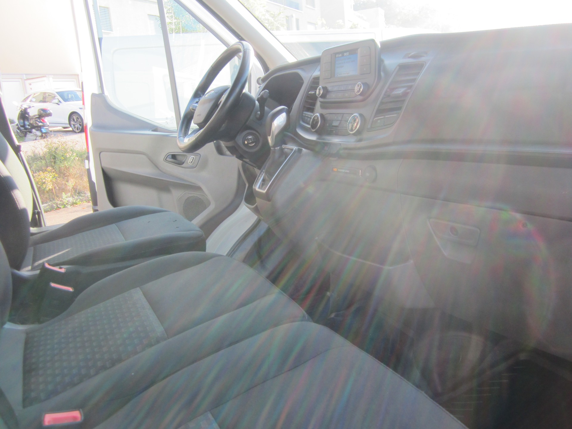FORD Transit Van 350 L2 Trend 2.0 TDCi 130 FWD A-image-13