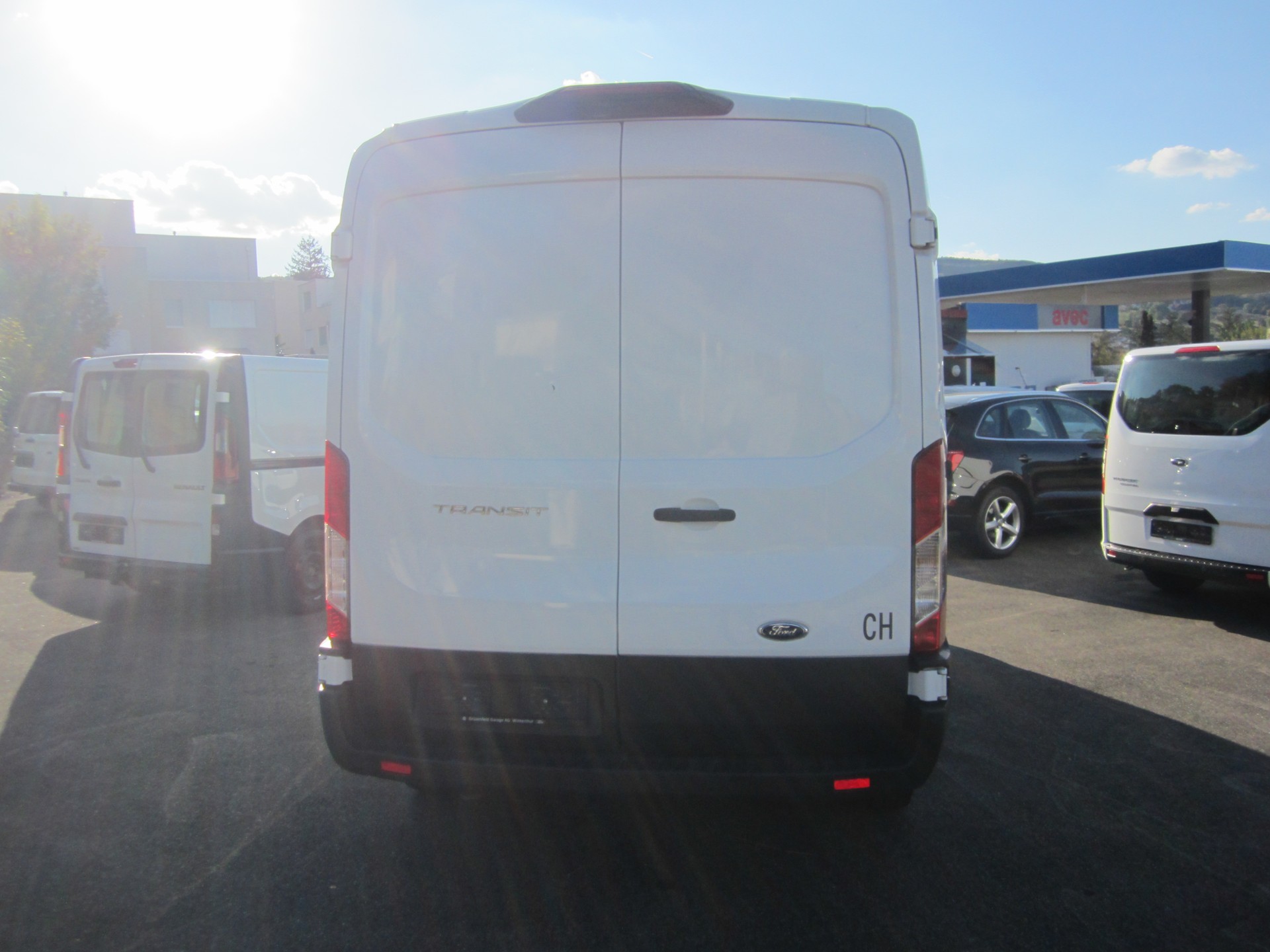 FORD Transit Van 350 L2 Trend 2.0 TDCi 130 FWD A-image-9
