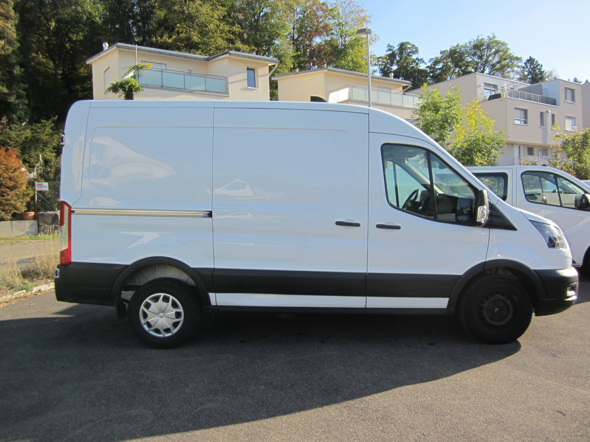 FORD Transit Van 350 L2 Trend 2.0 TDCi 130 FWD A-image-8
