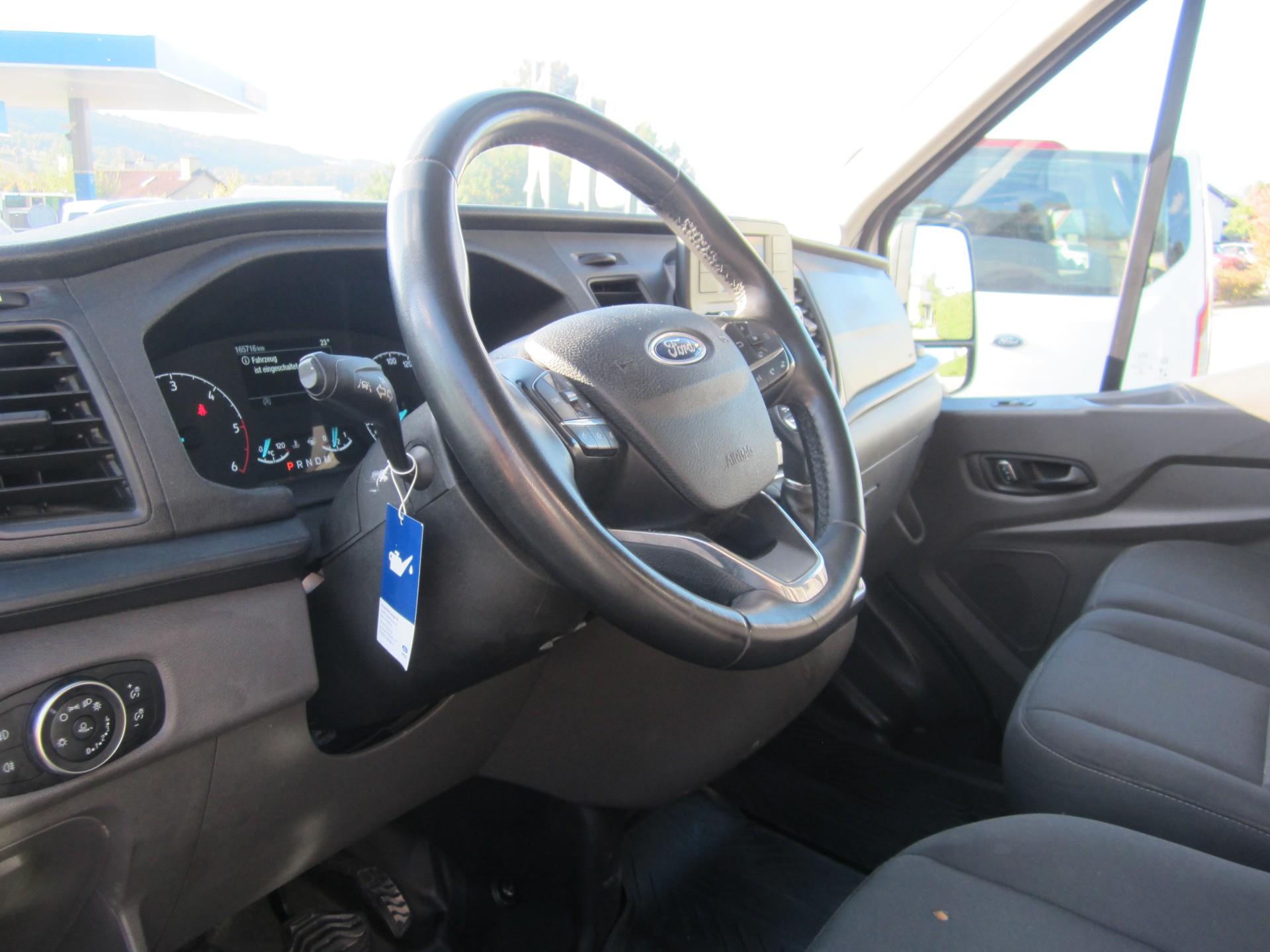 FORD Transit Van 350 L2 Trend 2.0 TDCi 130 FWD A-image-11