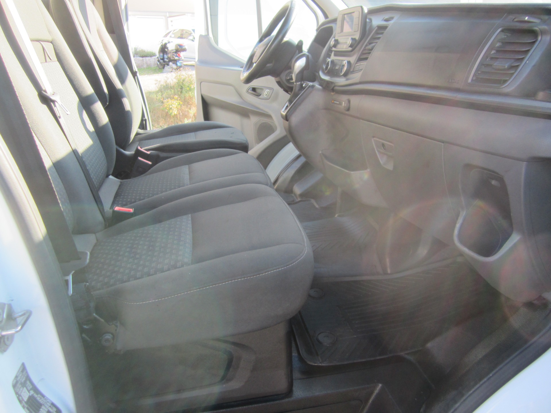 FORD Transit Van 350 L2 Trend 2.0 TDCi 130 FWD A-image-14