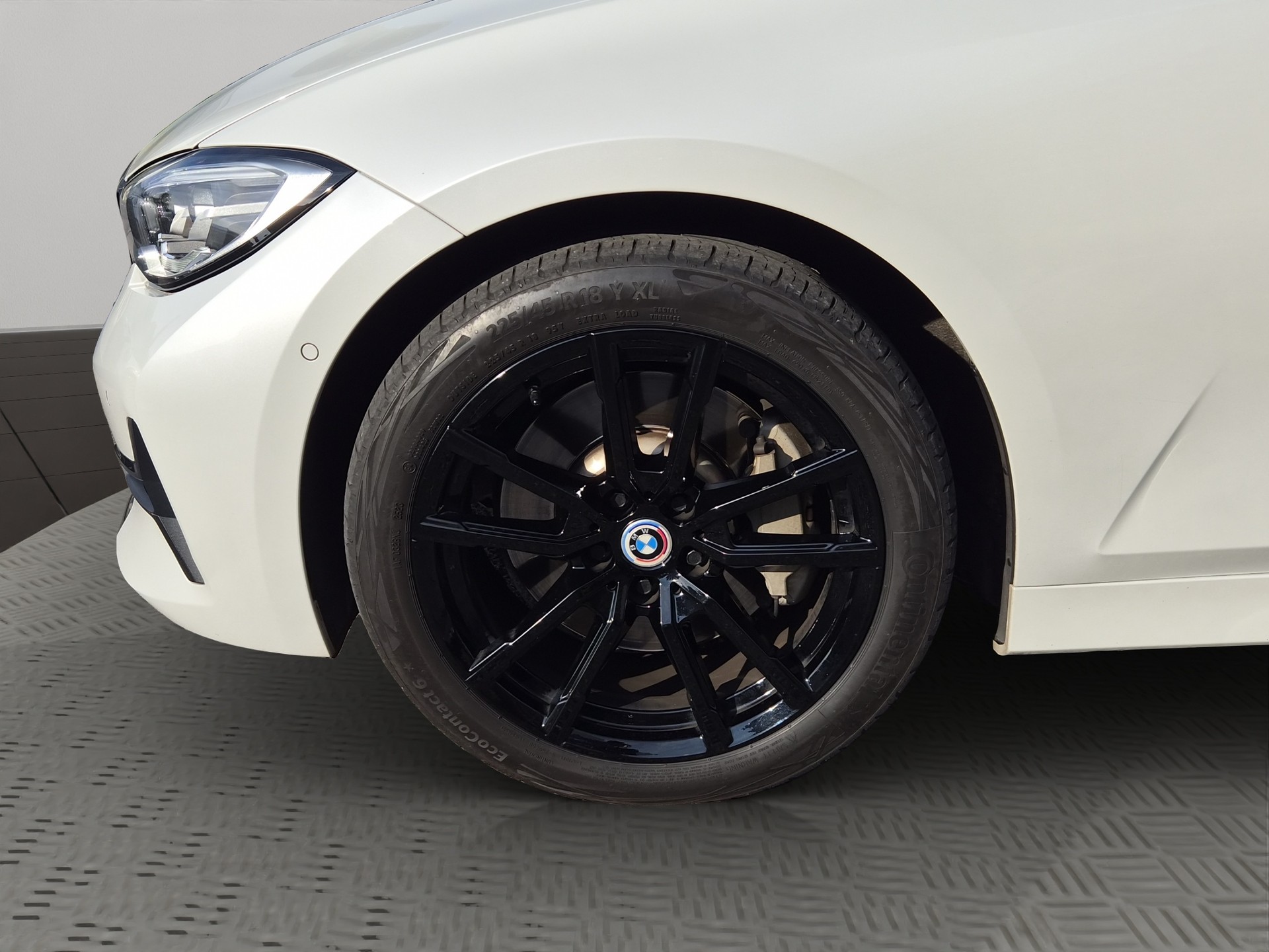 BMW 330d xDrive Touring Steptronic Sport Line-image-8