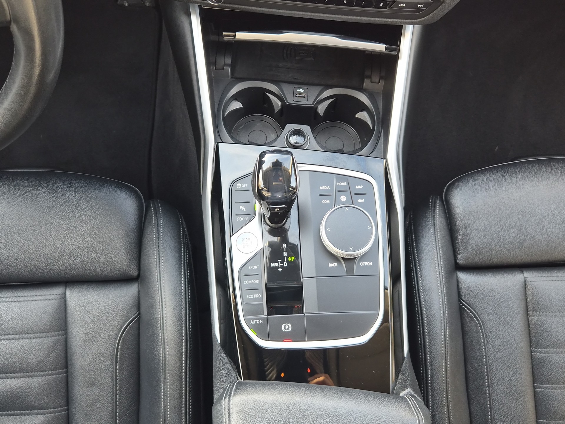 BMW 330d xDrive Touring Steptronic Sport Line-image-16