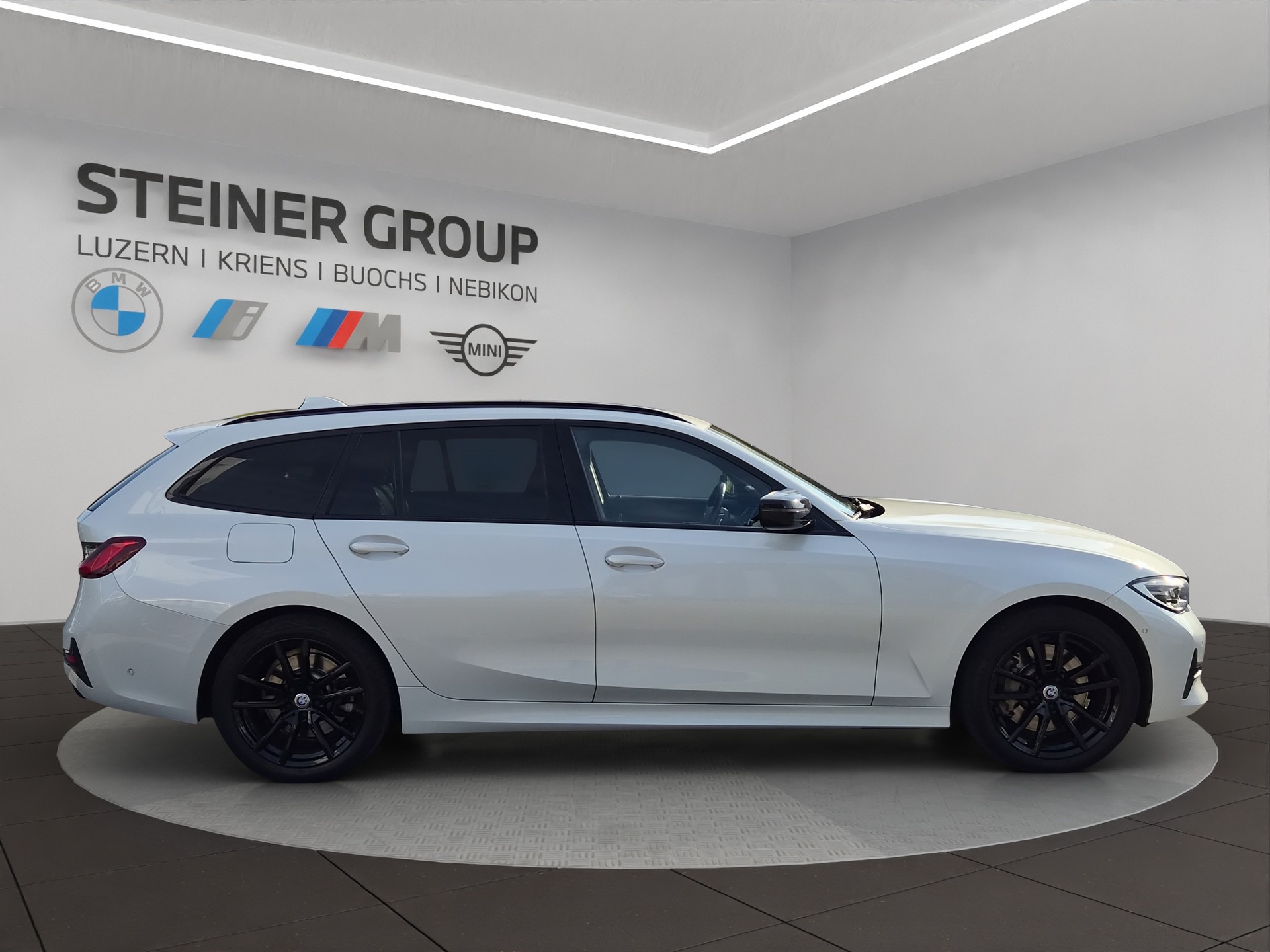 BMW 330d xDrive Touring Steptronic Sport Line-image-3