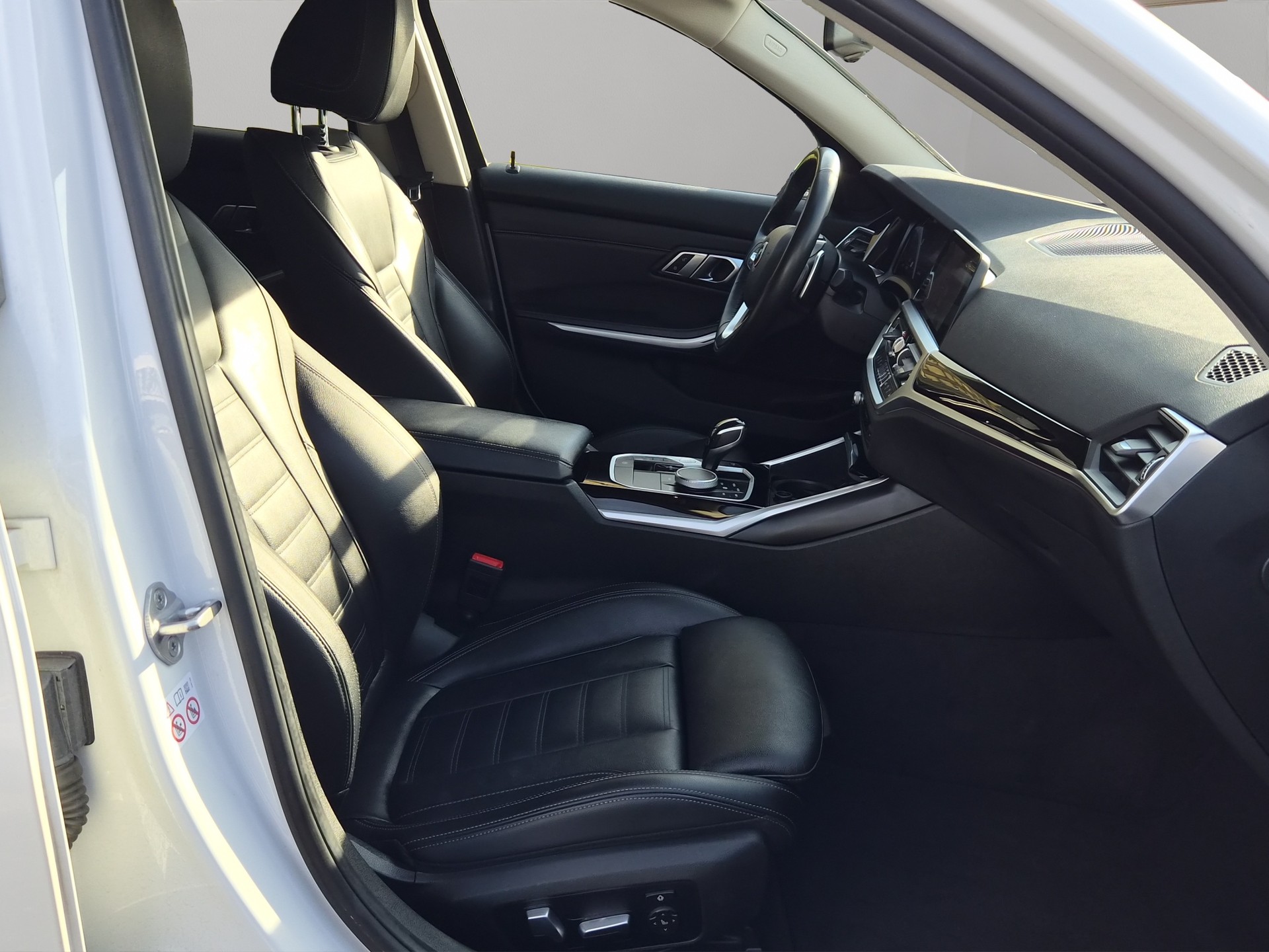 BMW 330d xDrive Touring Steptronic Sport Line-image-20