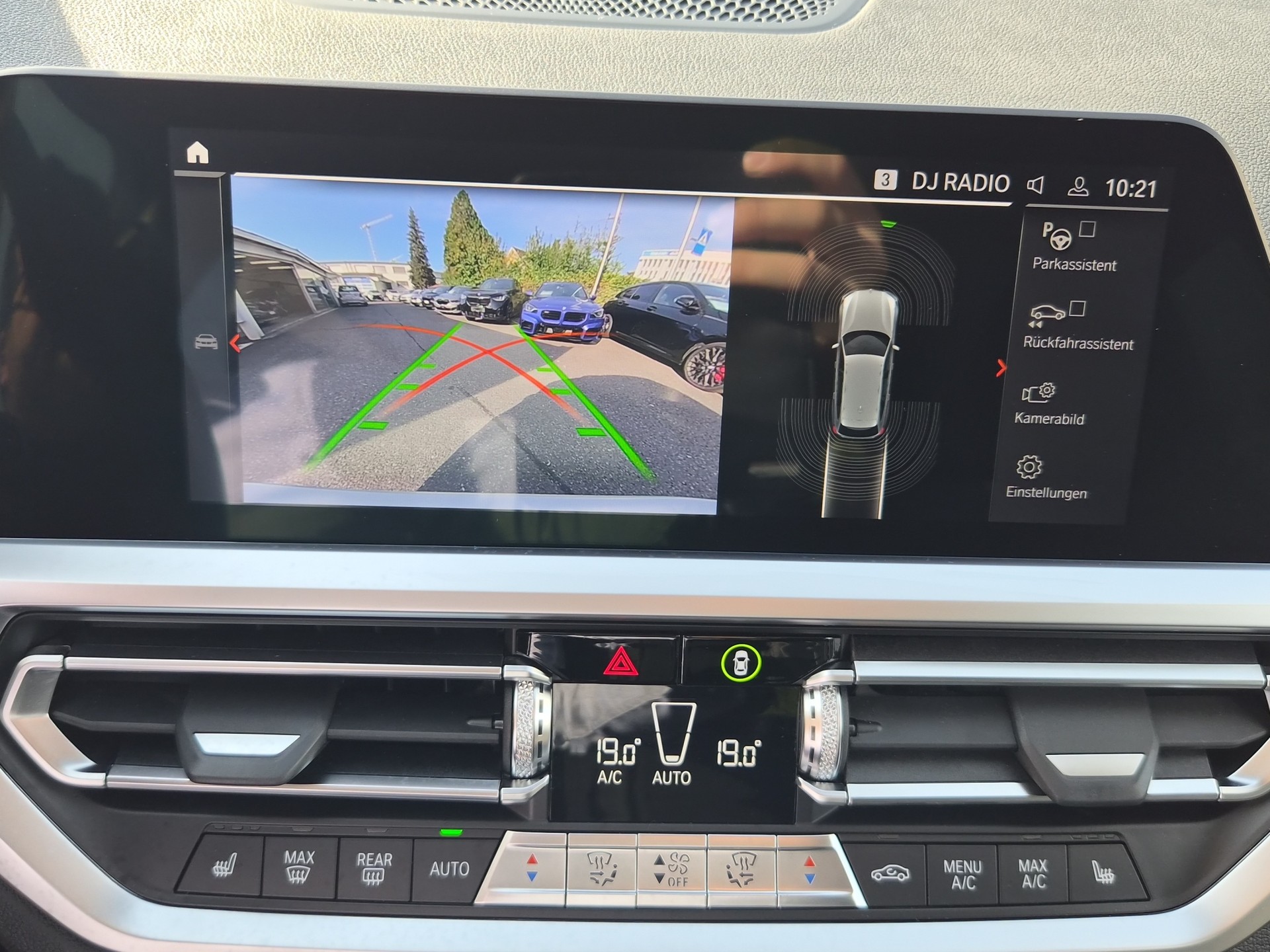 BMW 330d xDrive Touring Steptronic Sport Line-image-24
