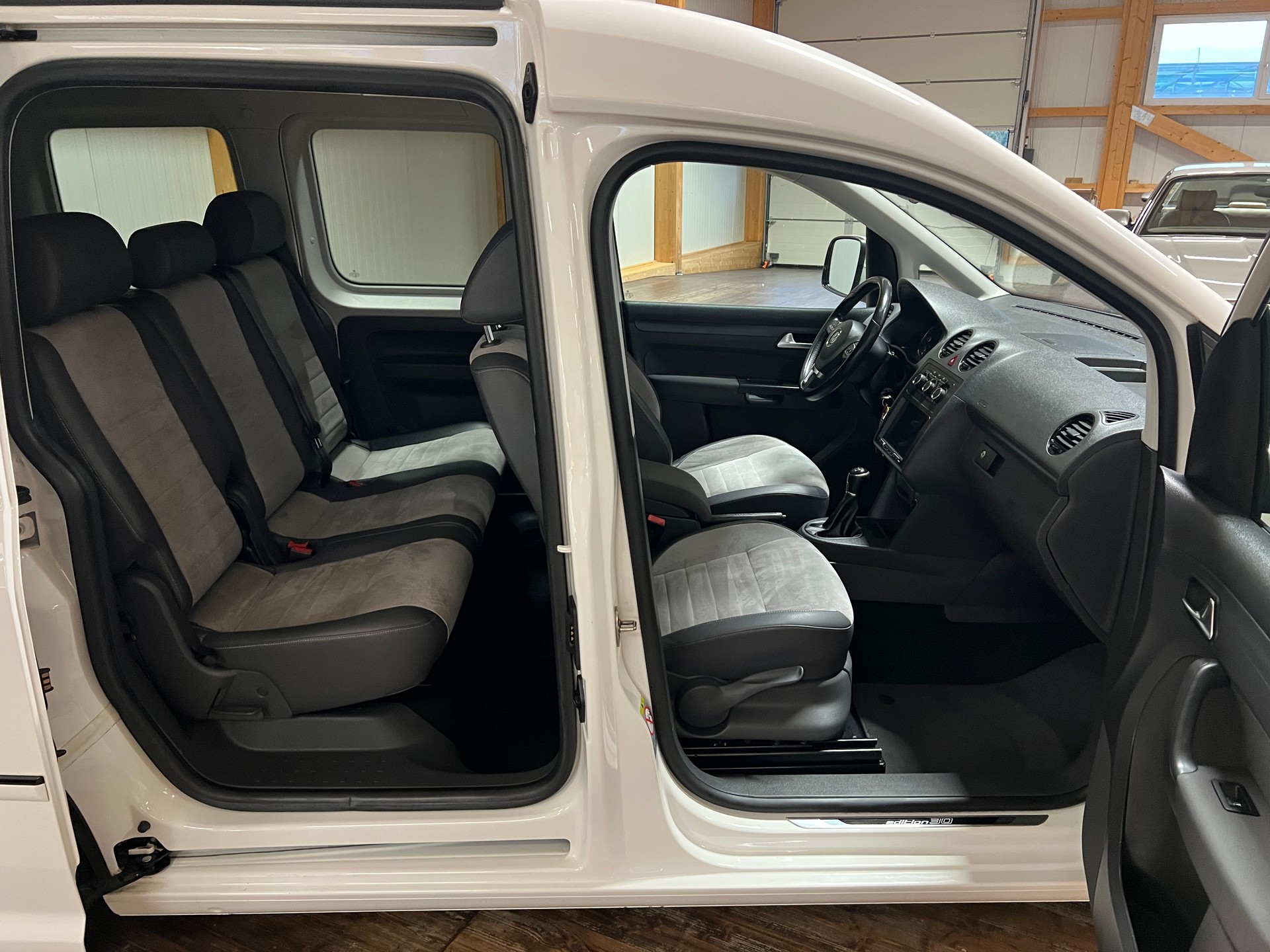 VW Caddy 2.0 TDI BMT Trendline Edition 30-image-13