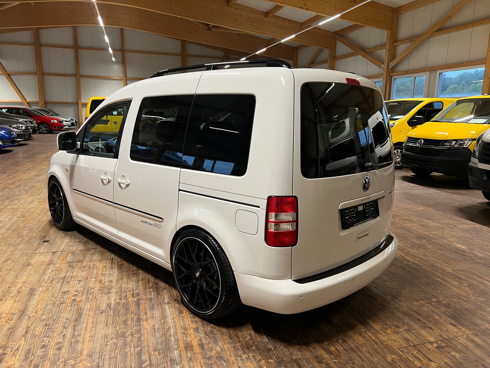 VW Caddy 2.0 TDI BMT Trendline Edition 30-image-6