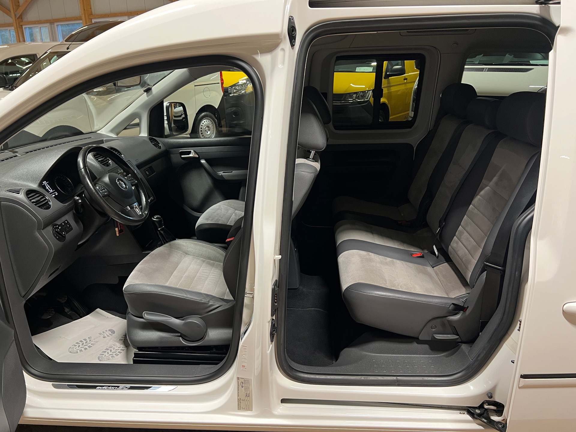 VW Caddy 2.0 TDI BMT Trendline Edition 30-image-9