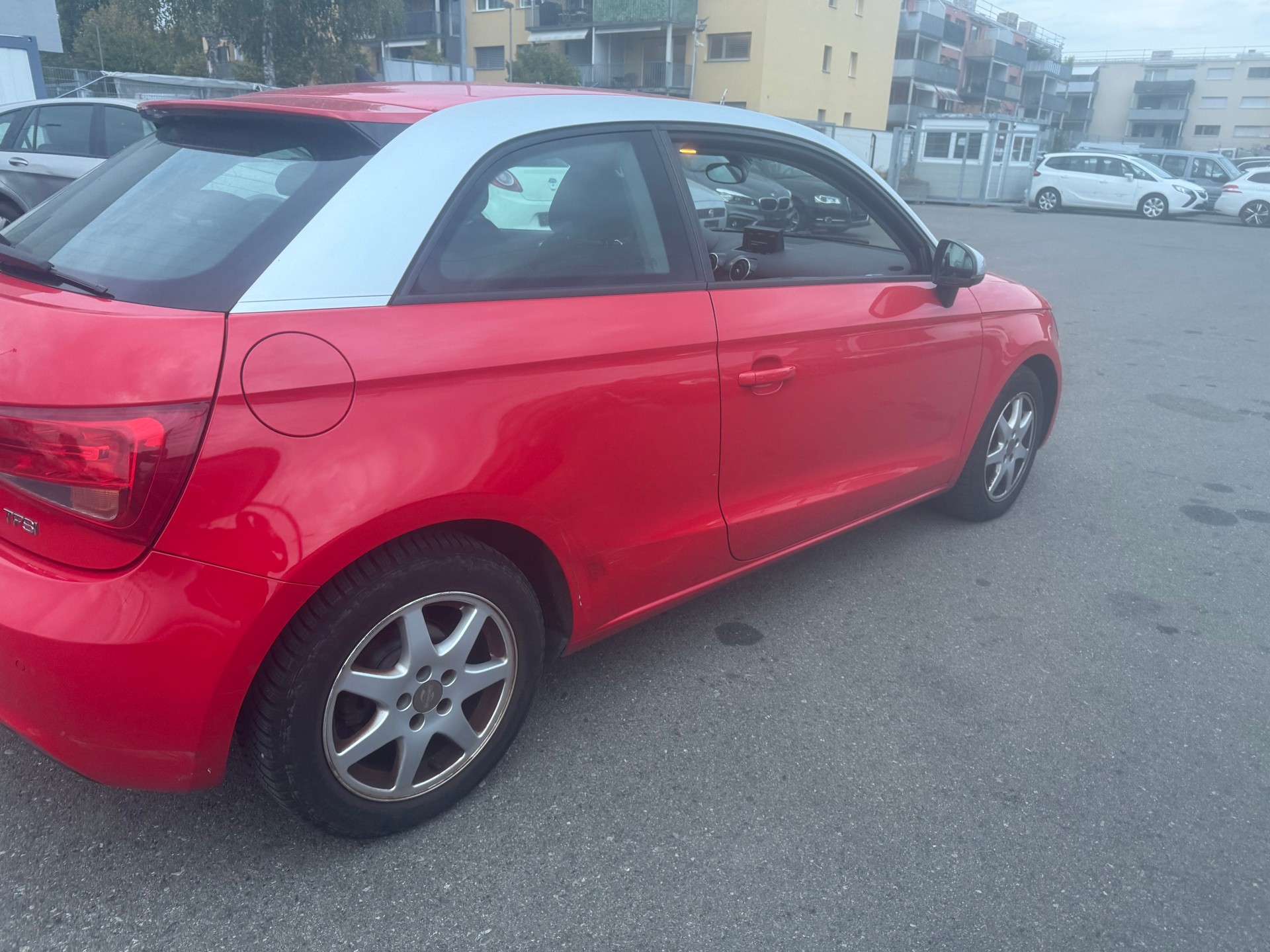 AUDI A1 1.4 TFSI Attraction S-tronic-image-4