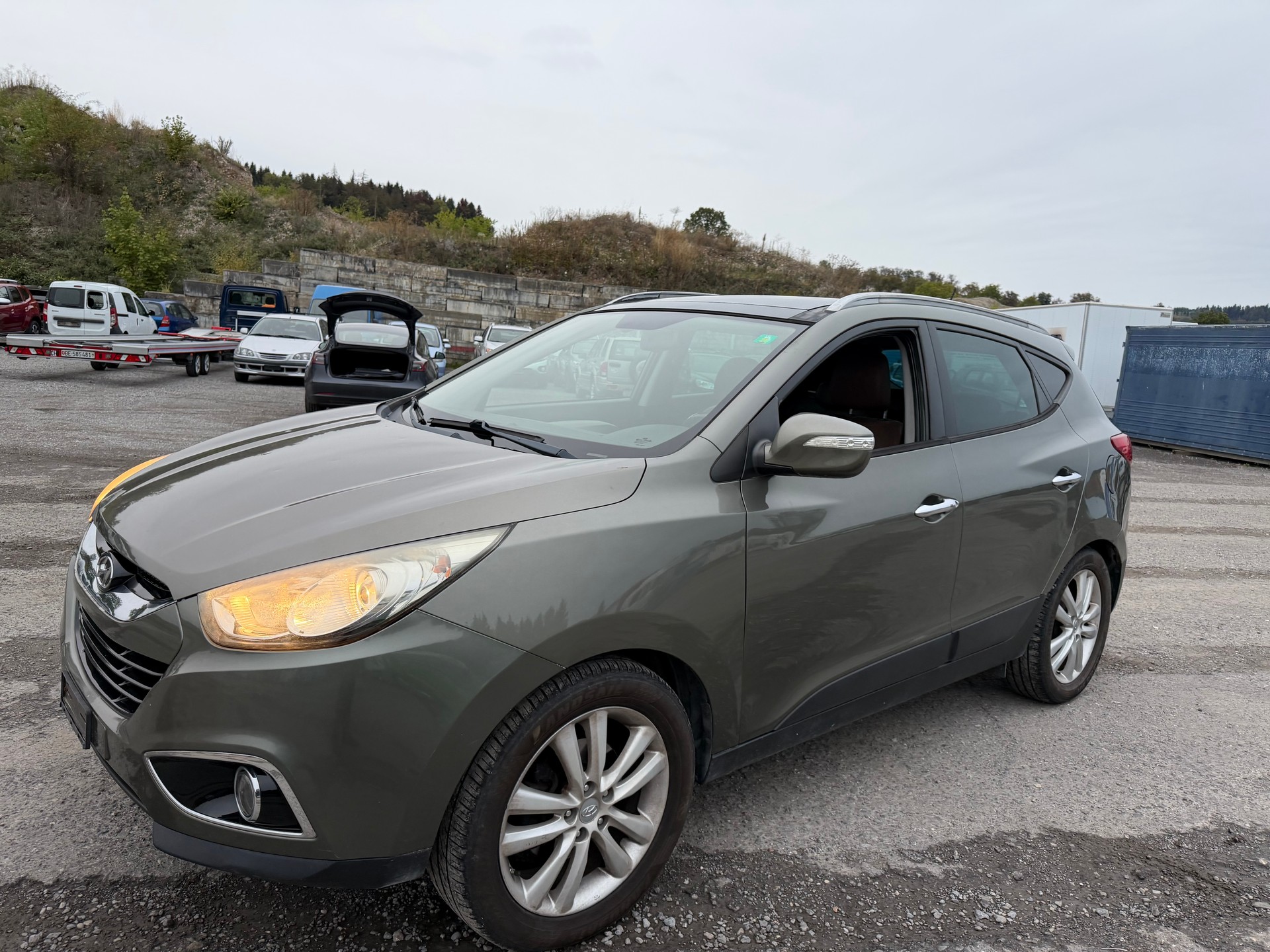 HYUNDAI iX 35 2.0 CRDi Premium 4WD Automatic-image-1