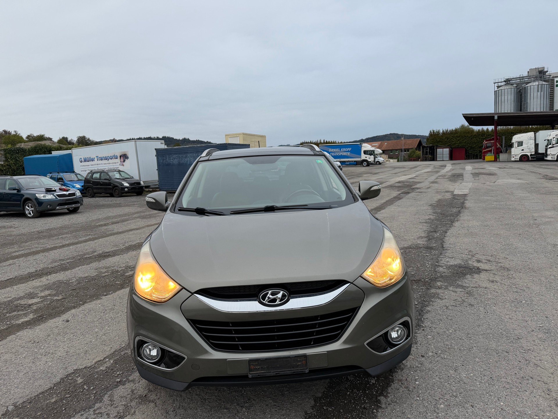 HYUNDAI iX 35 2.0 CRDi Premium 4WD Automatic-image-0