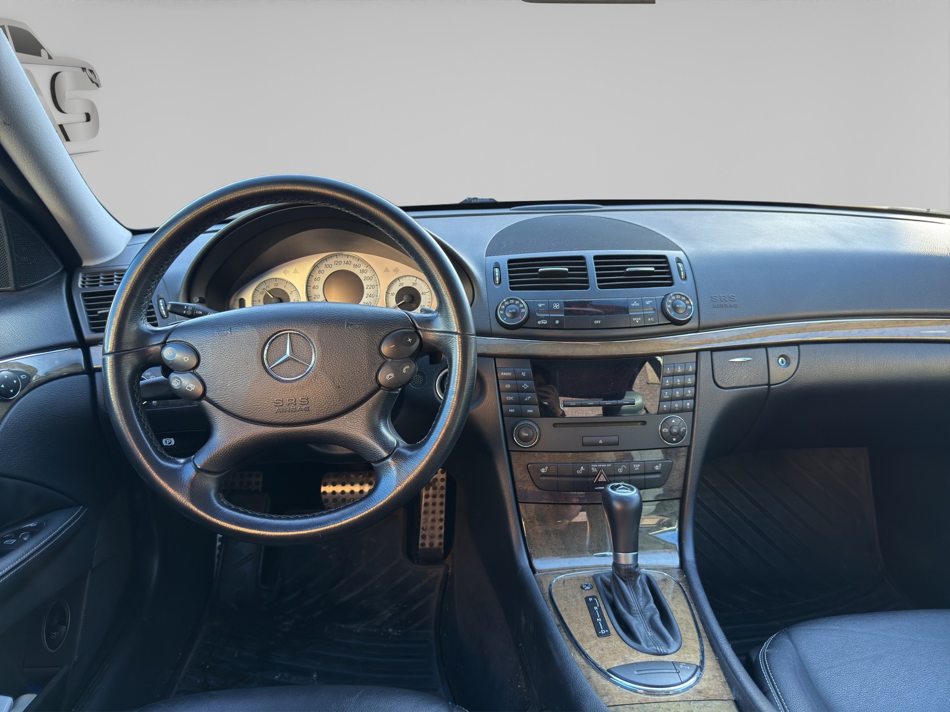 MERCEDES-BENZ CDI E 220-image-11
