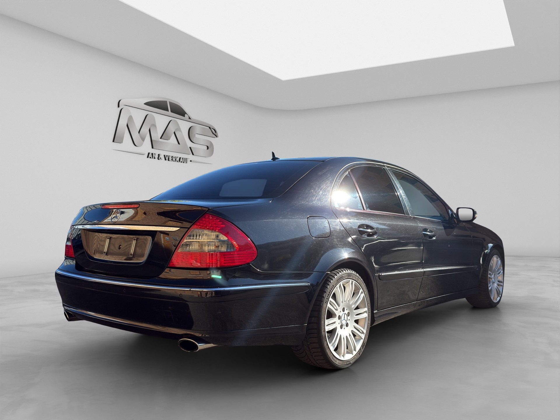 MERCEDES-BENZ CDI E 220-image-5