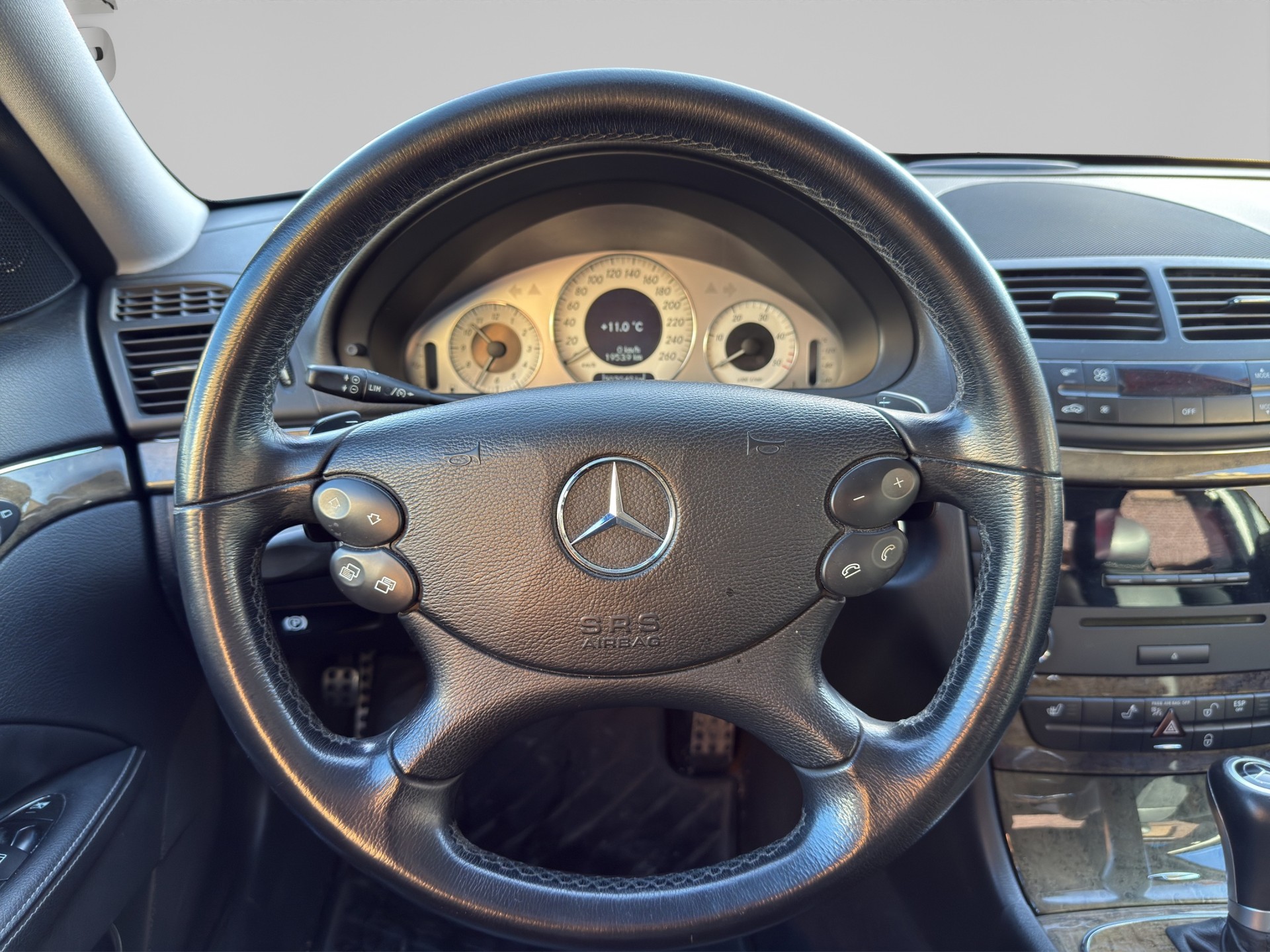 MERCEDES-BENZ CDI E 220-image-9