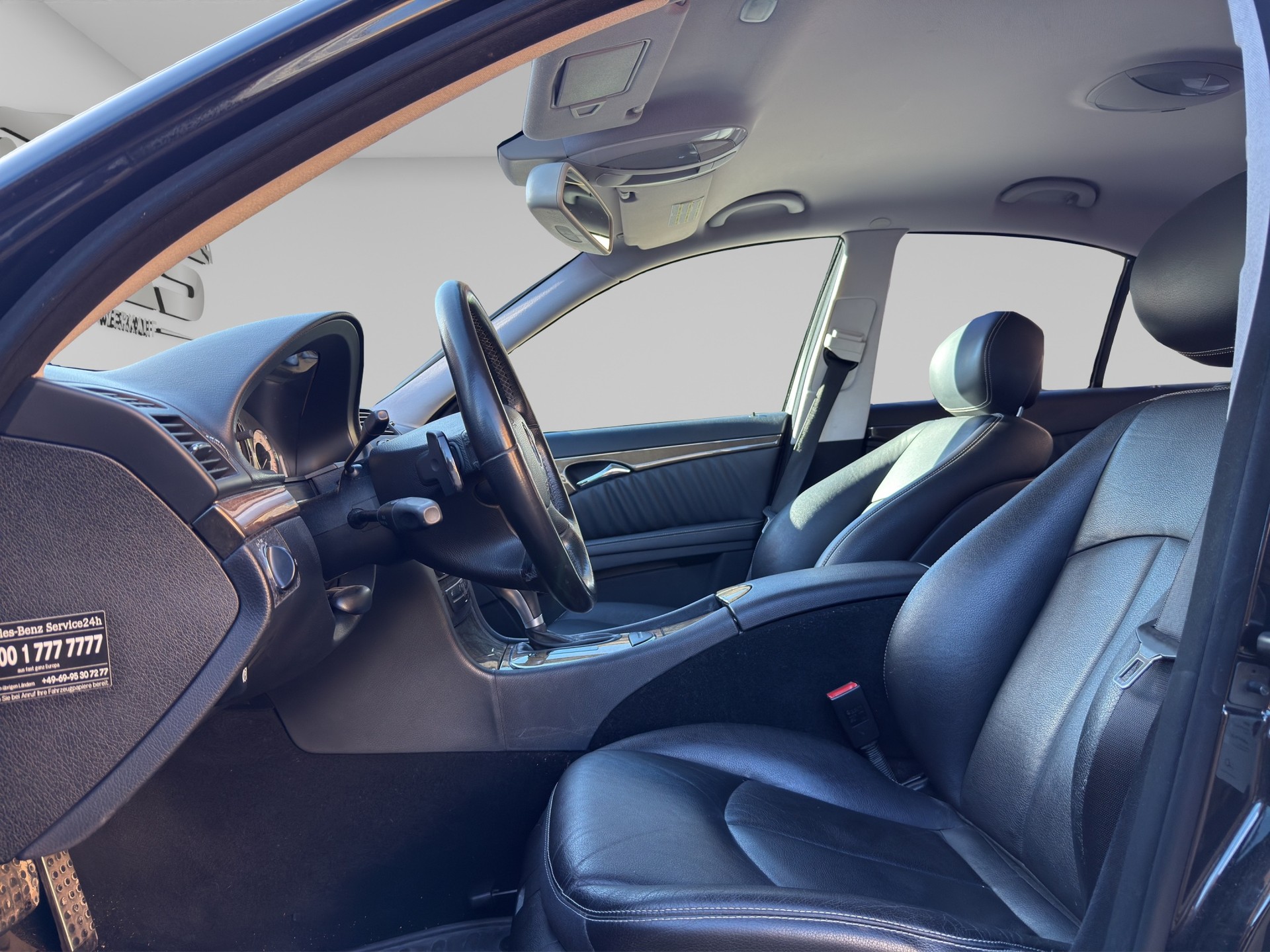MERCEDES-BENZ CDI E 220-image-8