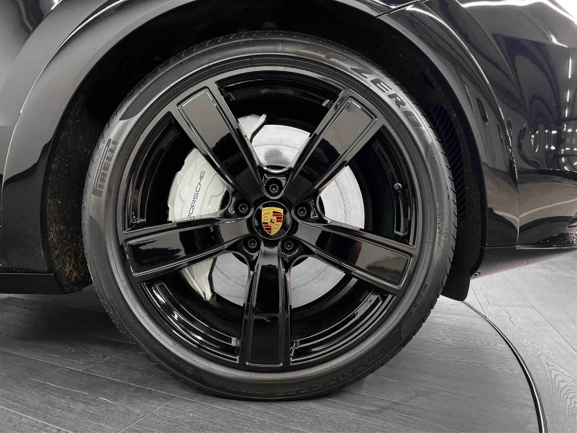 PORSCHE Cayenne Turbo Coupé-image-10