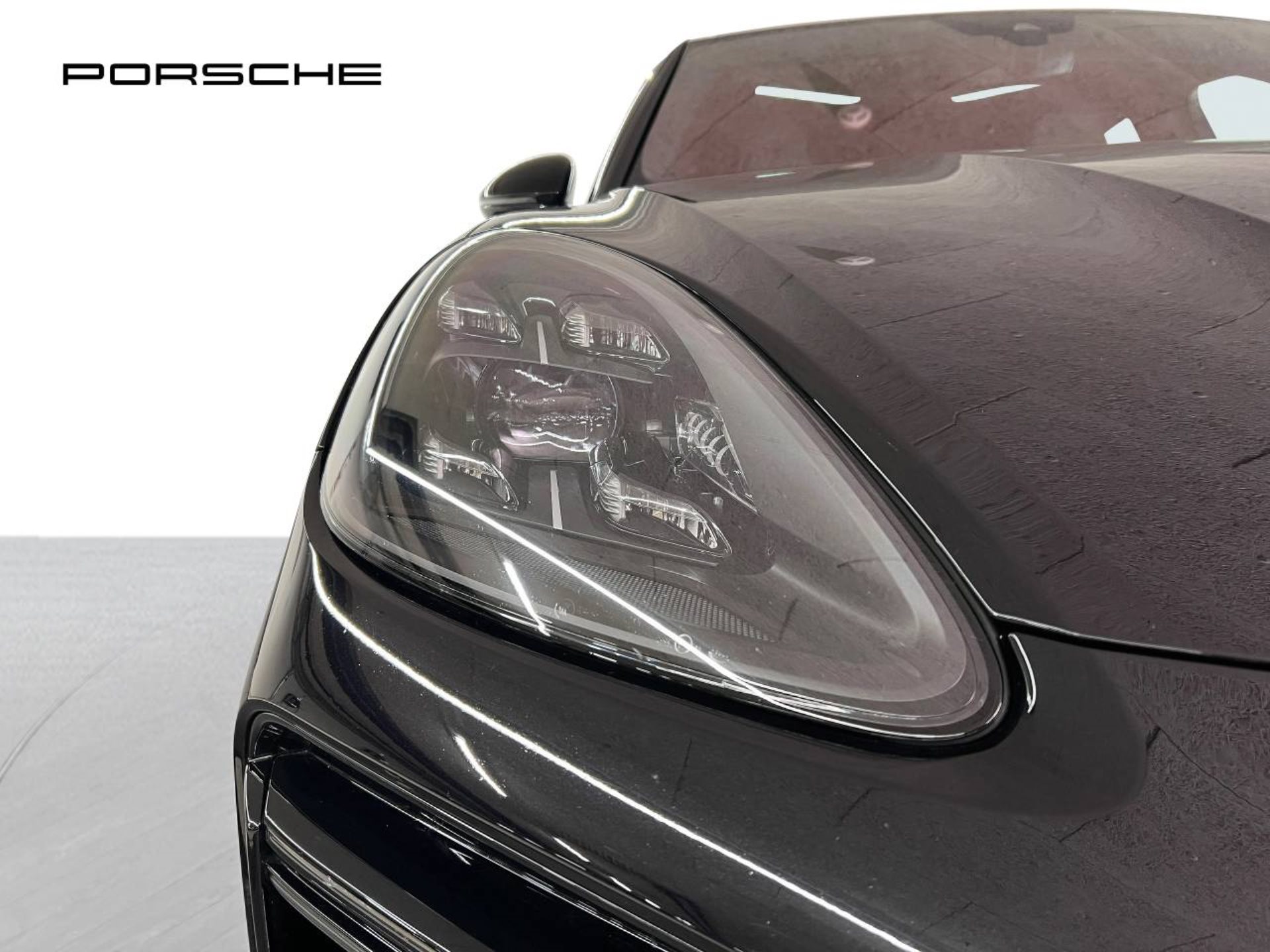 PORSCHE Cayenne Turbo Coupé-image-11