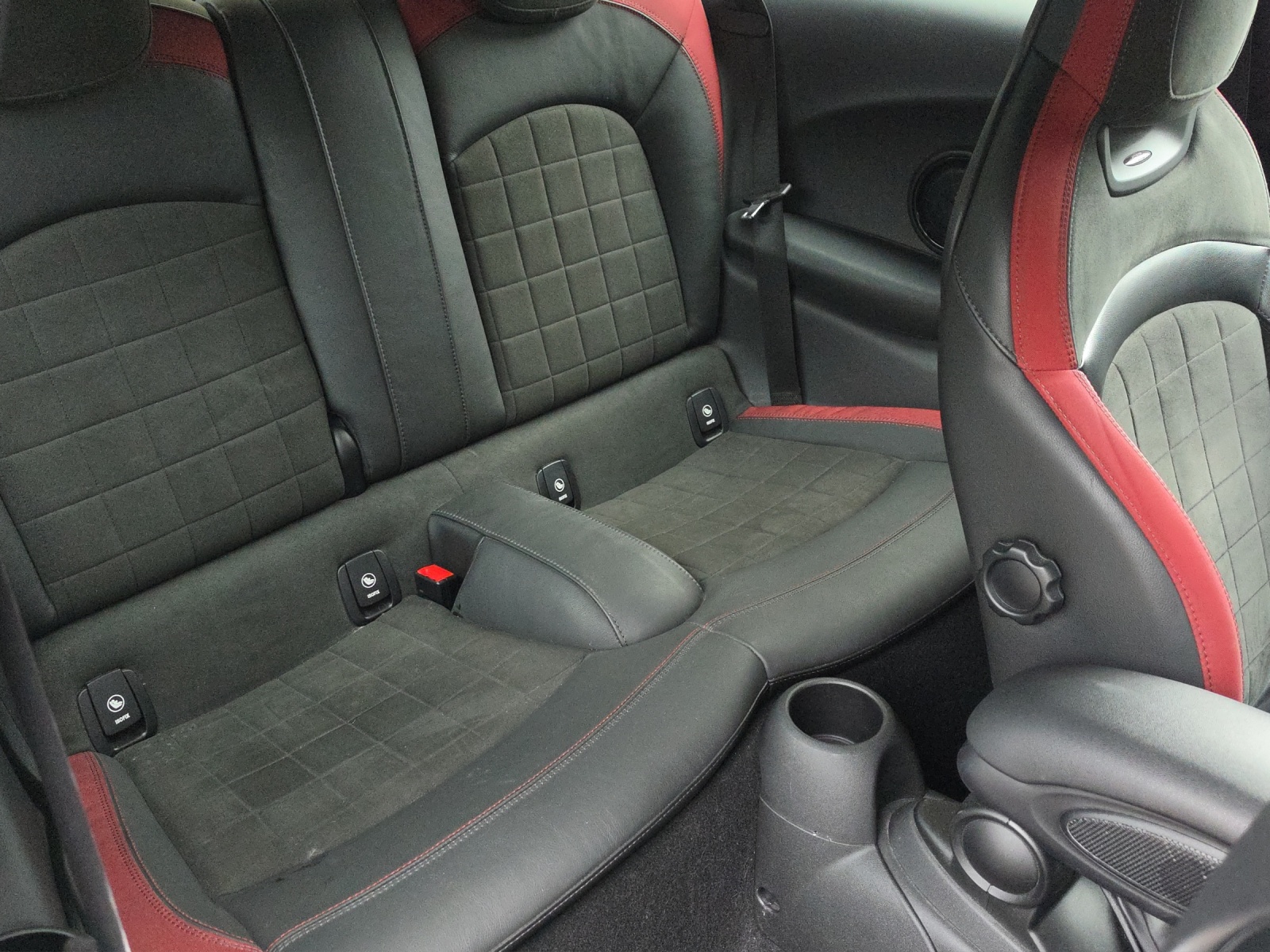 MINI Cooper John Cooper Works Steptronic-image-17