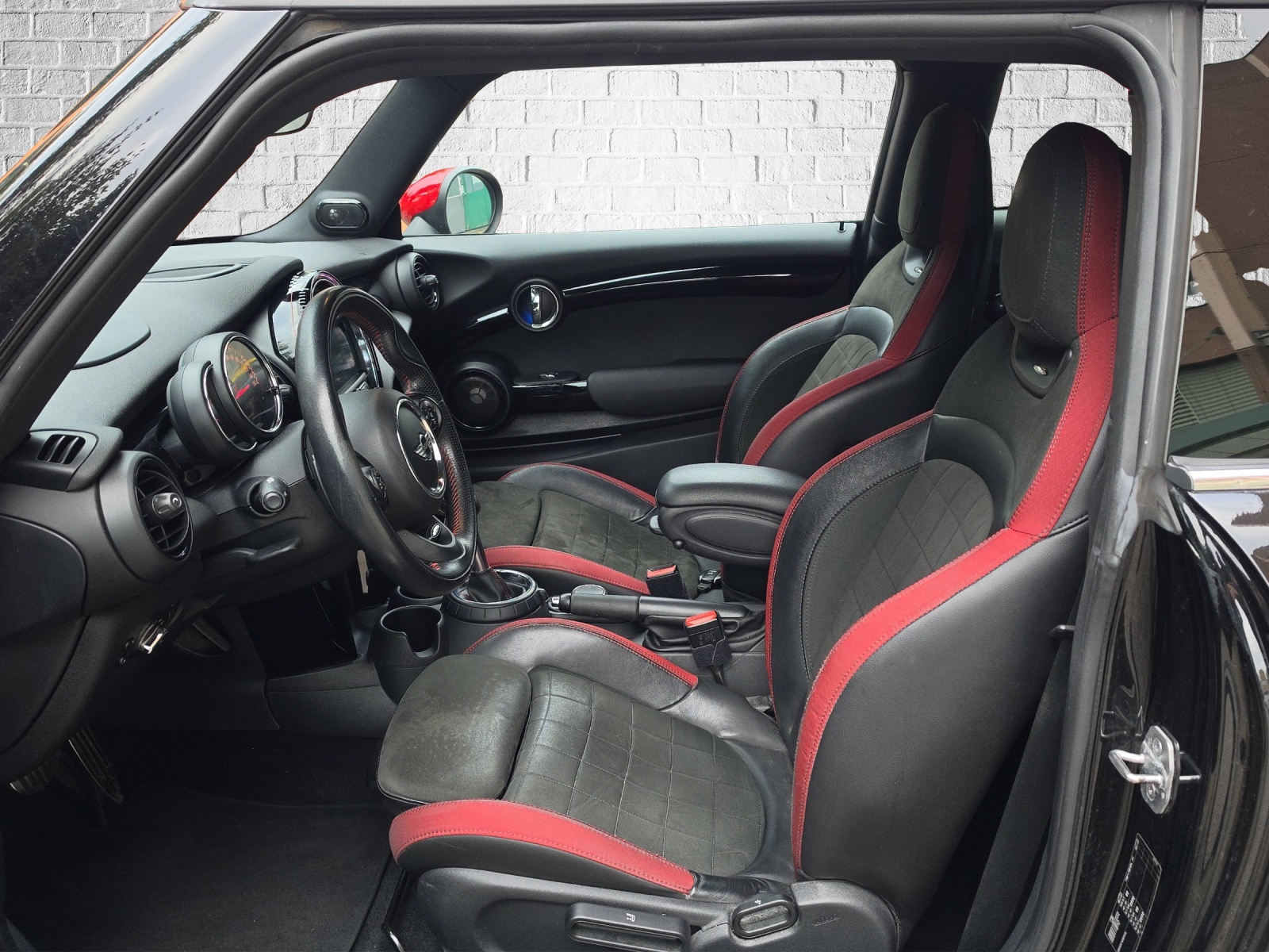 MINI Cooper John Cooper Works Steptronic-image-8