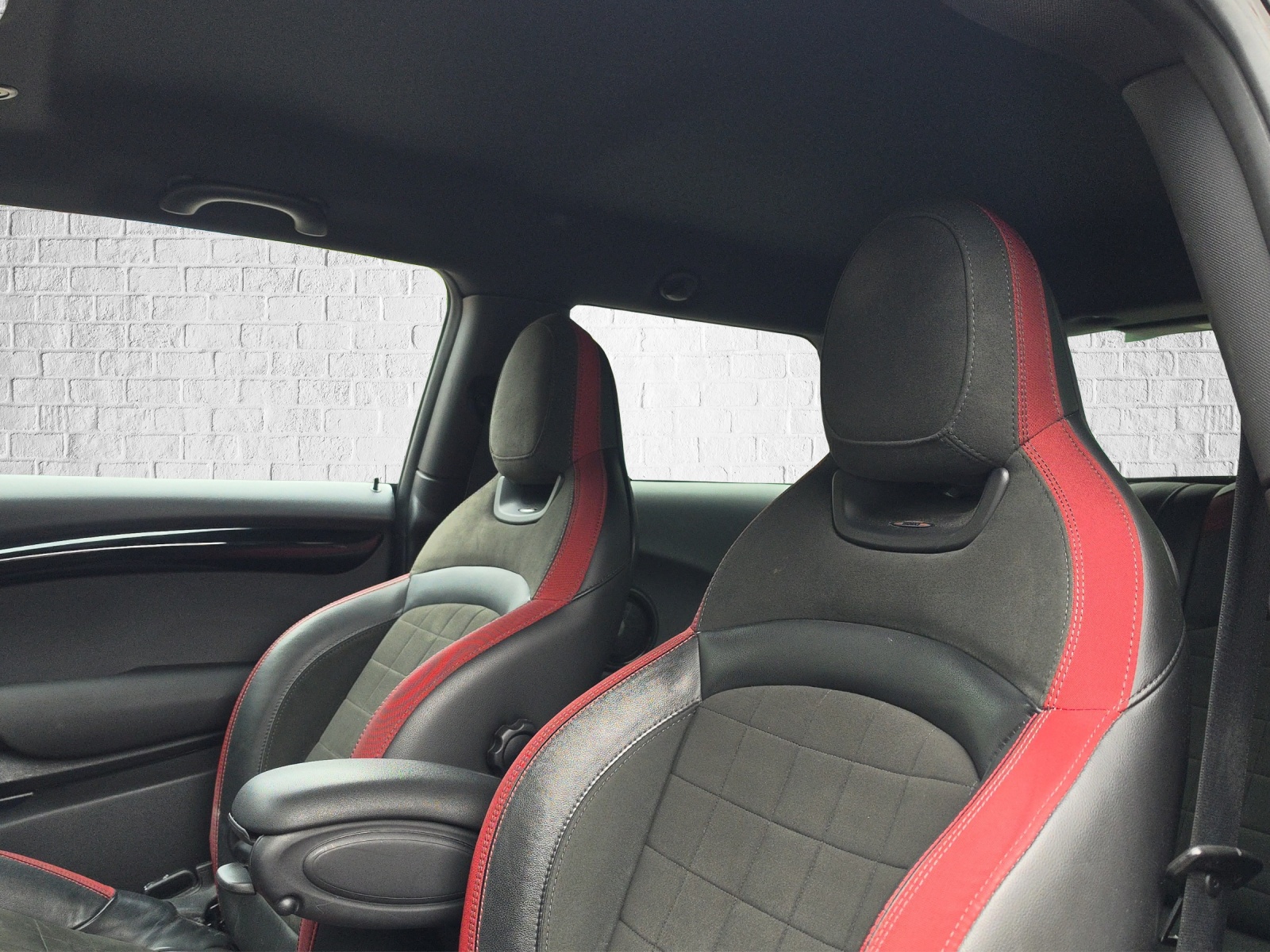 MINI Cooper John Cooper Works Steptronic-image-10