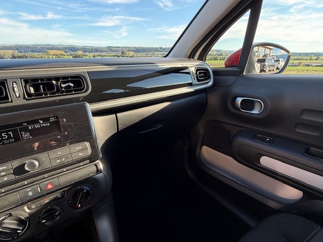 CITROEN C3 1.2i PureTech Shine-image-13