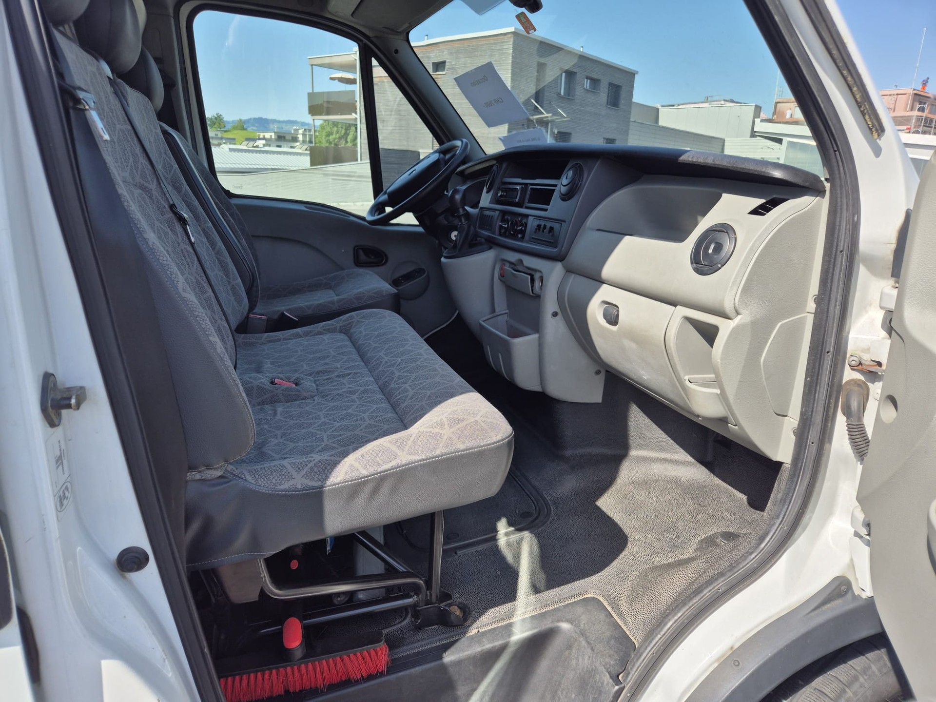 RENAULT Master T35 2.5dCi L3H3-image-2