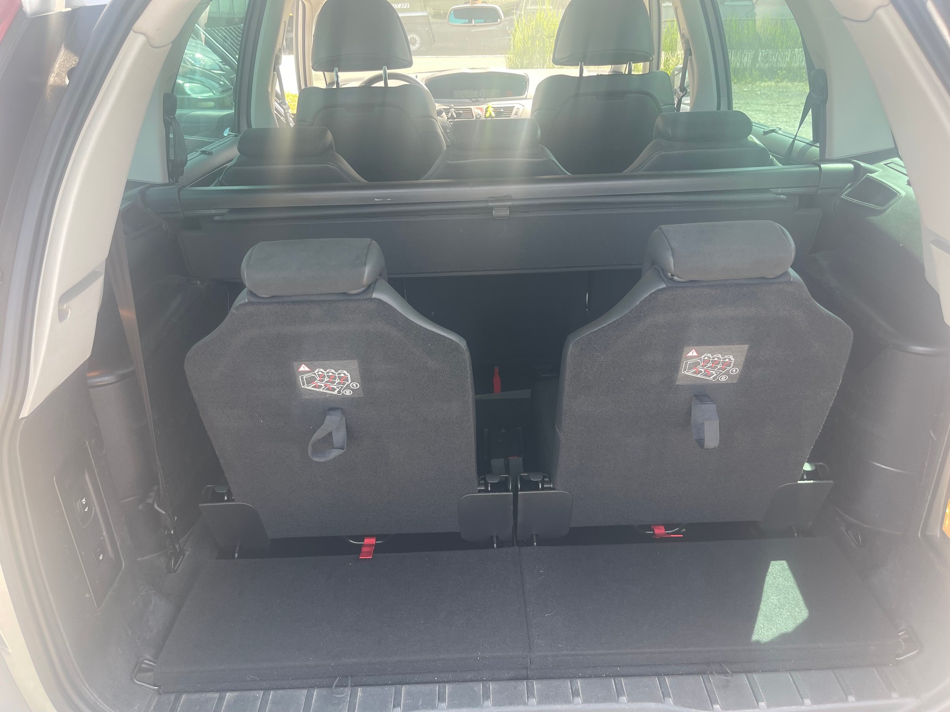 CITROEN Grand C4 Picasso 2.0 HDI Exclusive Automatic-image-9