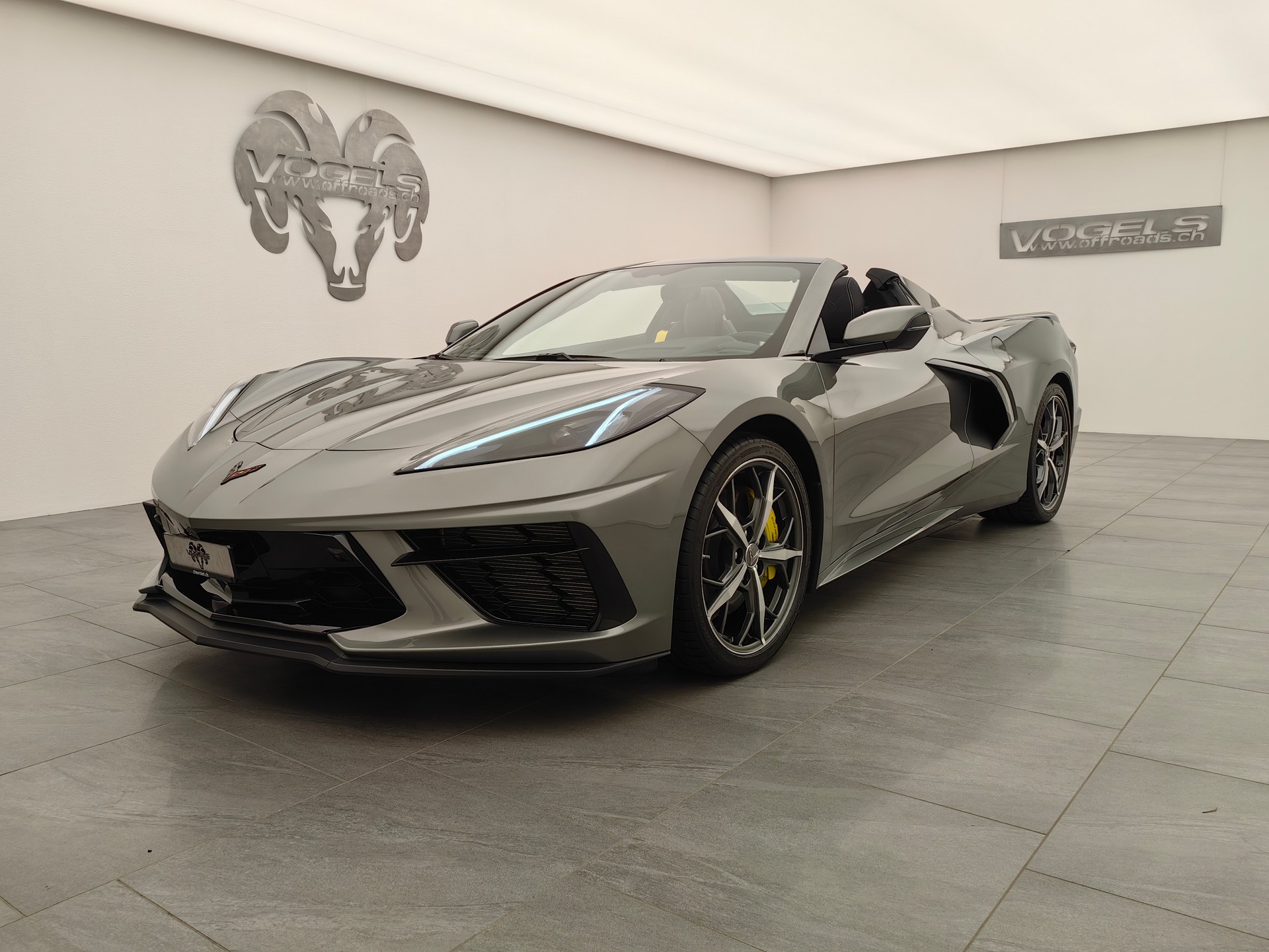 CHEVROLET Corvette C8 2LT Convertible-image-0