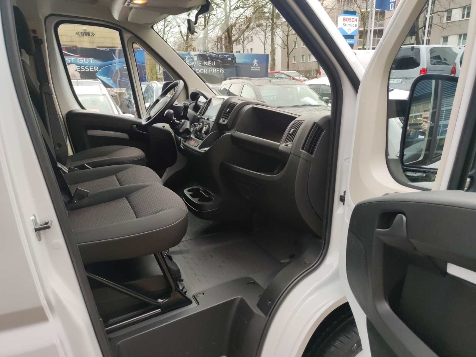 PEUGEOT Boxer 2.2 HDI 335 L2H2-image-11