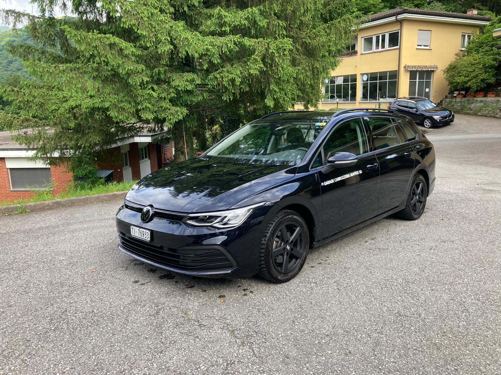 VW Golf Variant 1.0 TSI Life-image-2