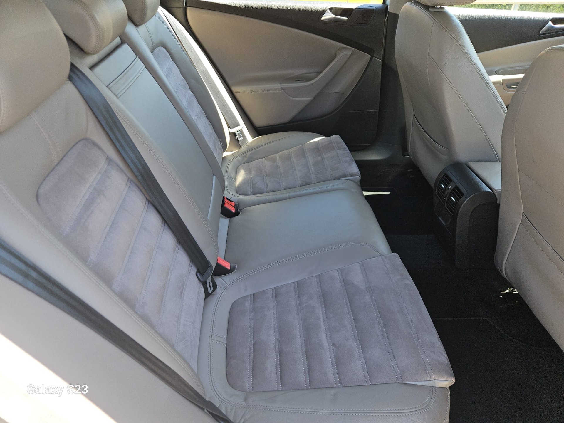 VW Passat Variant 1.8 TSI Highline DSG-image-8