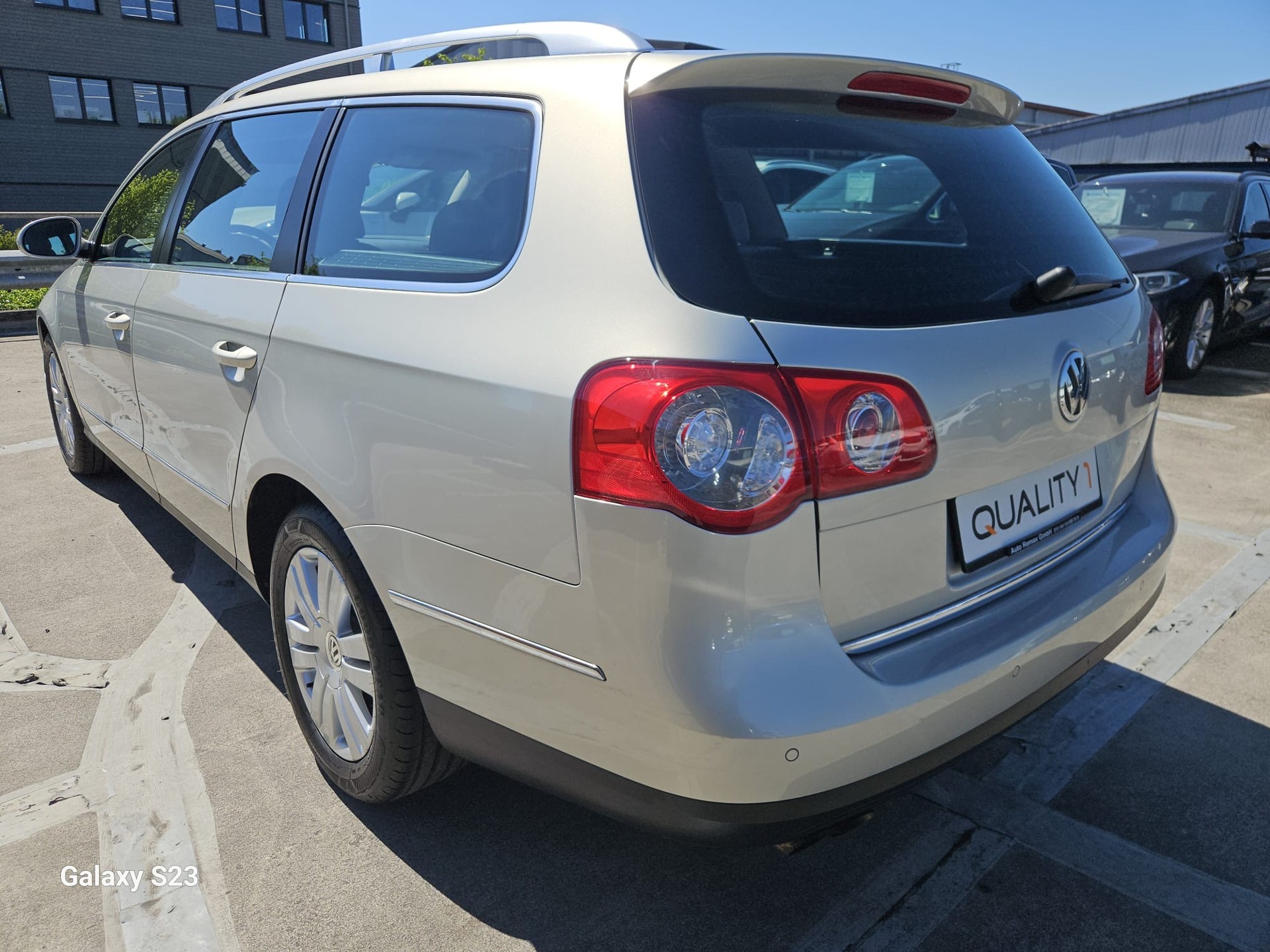 VW Passat Variant 1.8 TSI Highline DSG-image-2